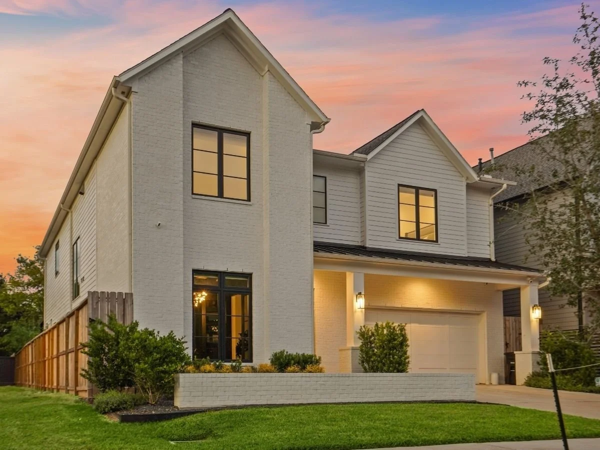 The Heights Neighborhood Houston Aspire Fine Homes 01.jpg