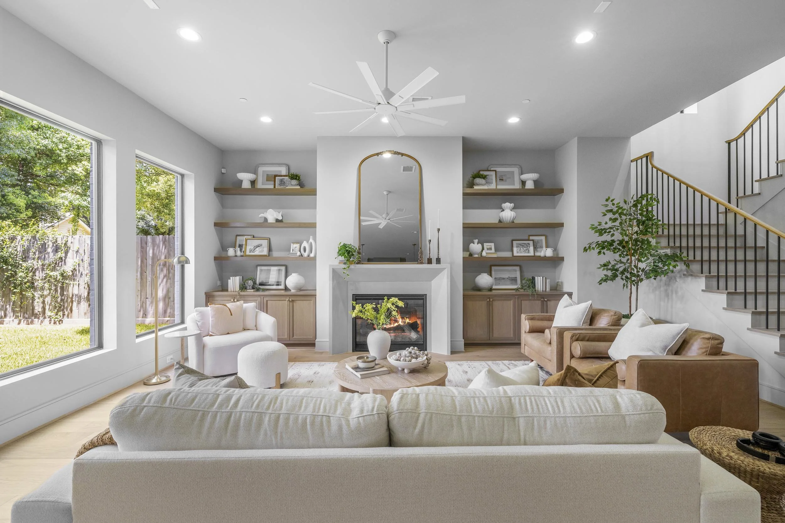 8320 Cedarspur- Living Room 1-15.jpg