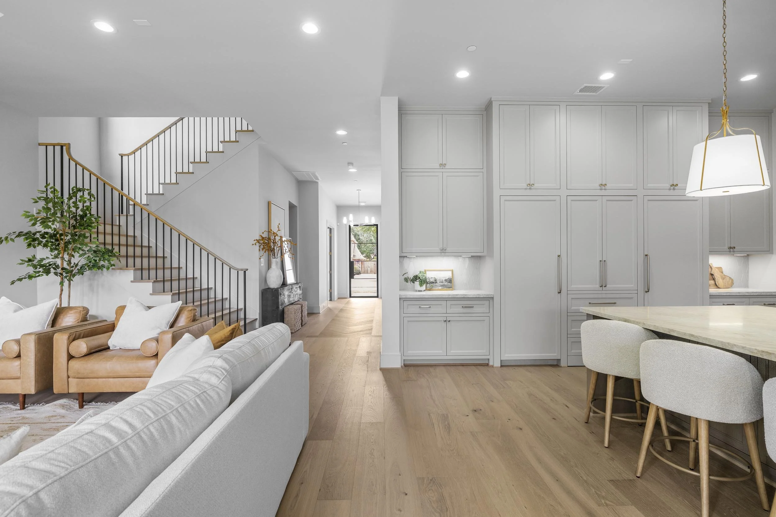 8320 Cedarspur- Great Room -03.jpg