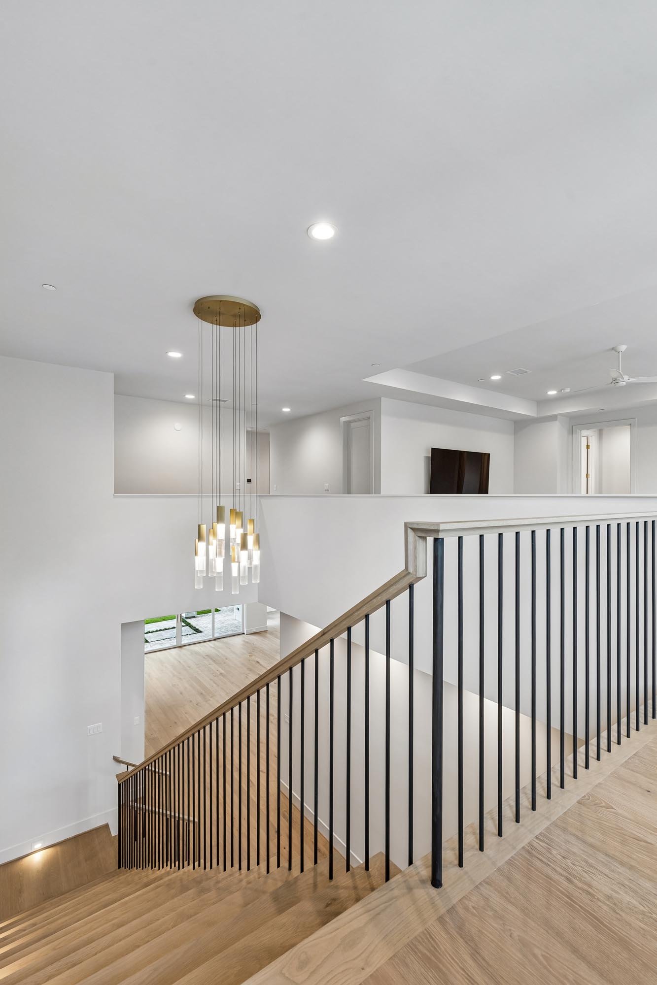 8715 Winningham Foyer 1