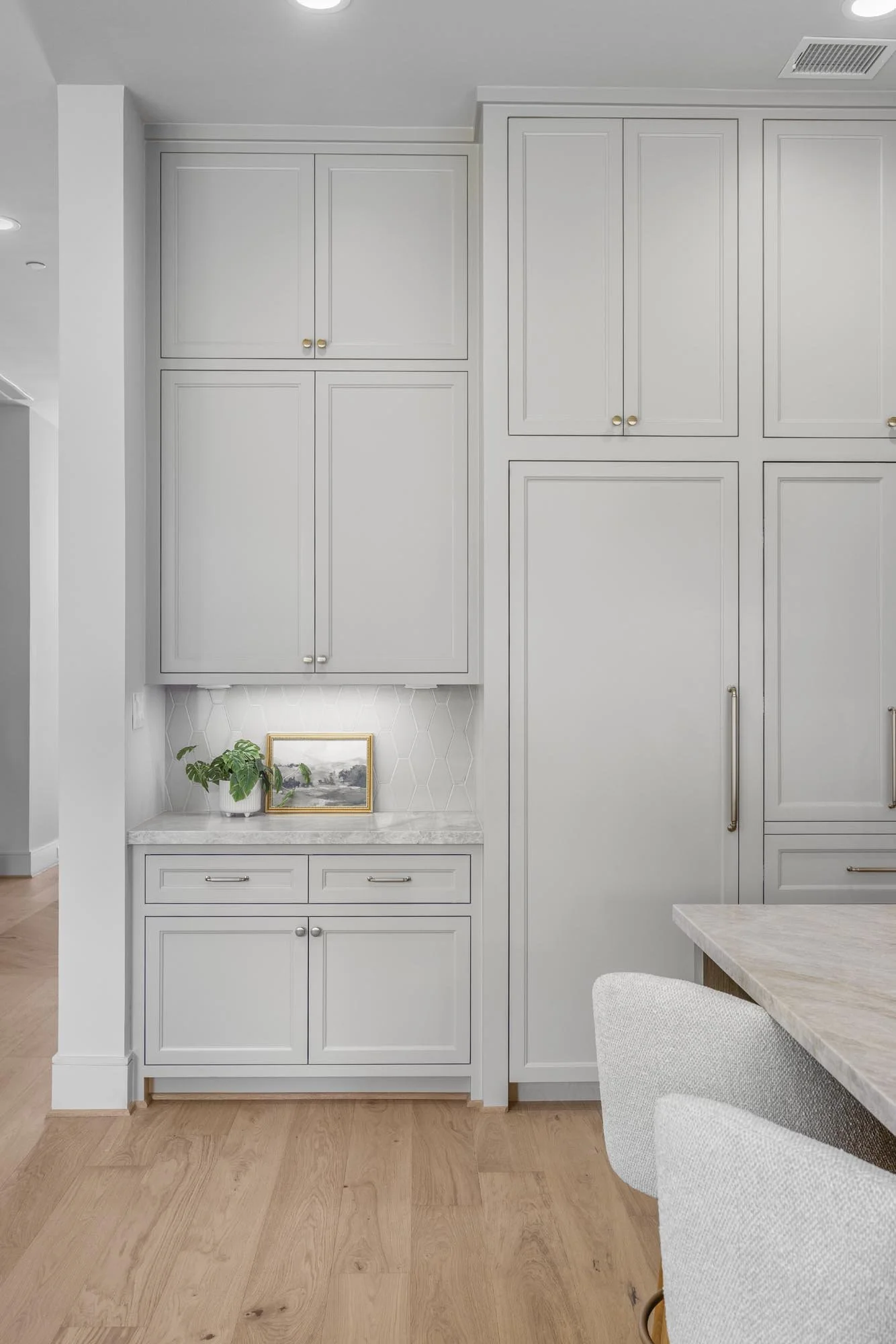 8320 Cedarspur- Kitchen -02.jpg