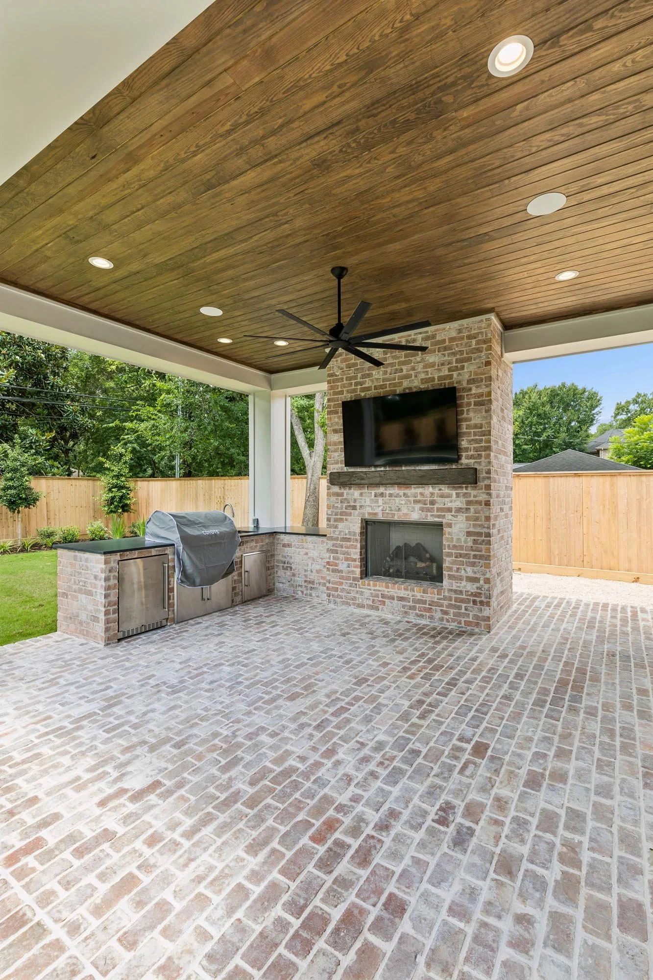 8715 Winningham Outdoor Kitchen