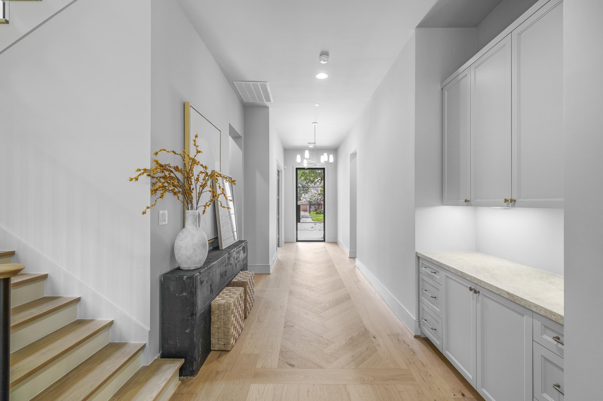 8320 Cedarspur- Foyer -02.jpg
