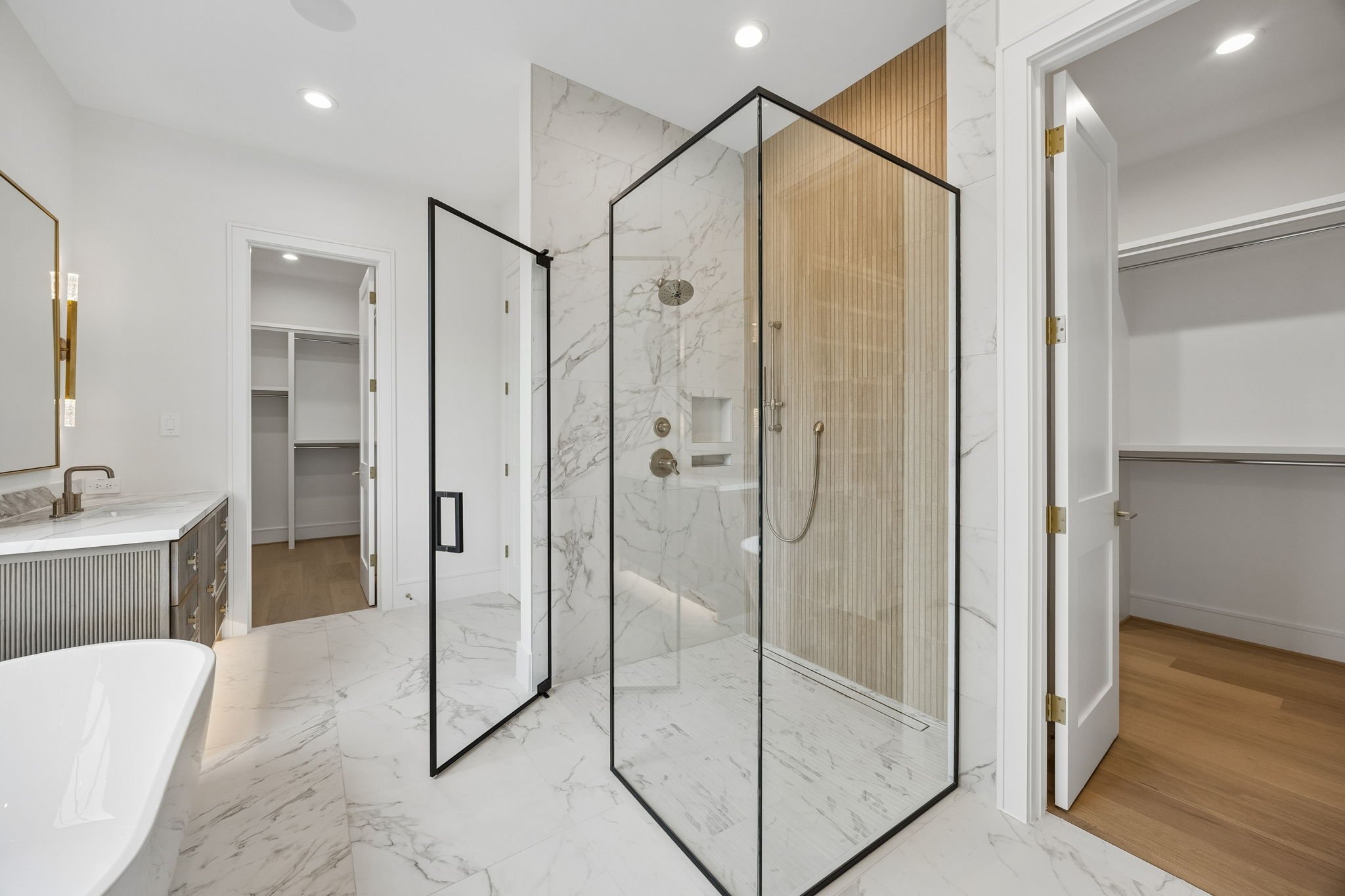 1001 East 7 1/2 Primary Bath II