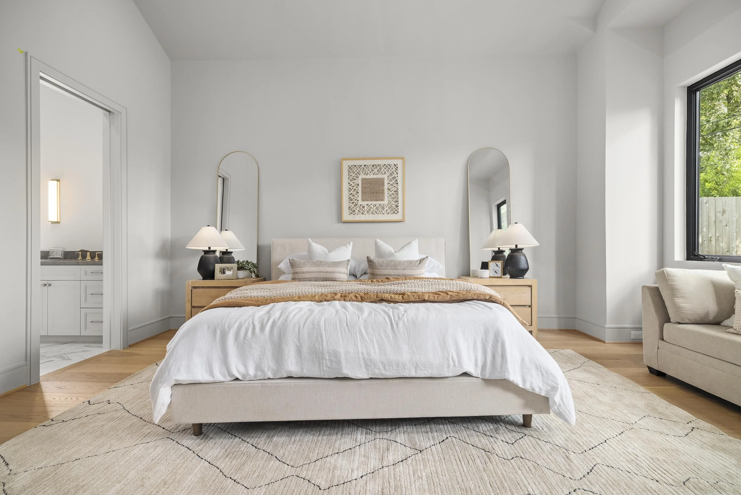 8320 Cedarspur- Primary Room - 02.jpg