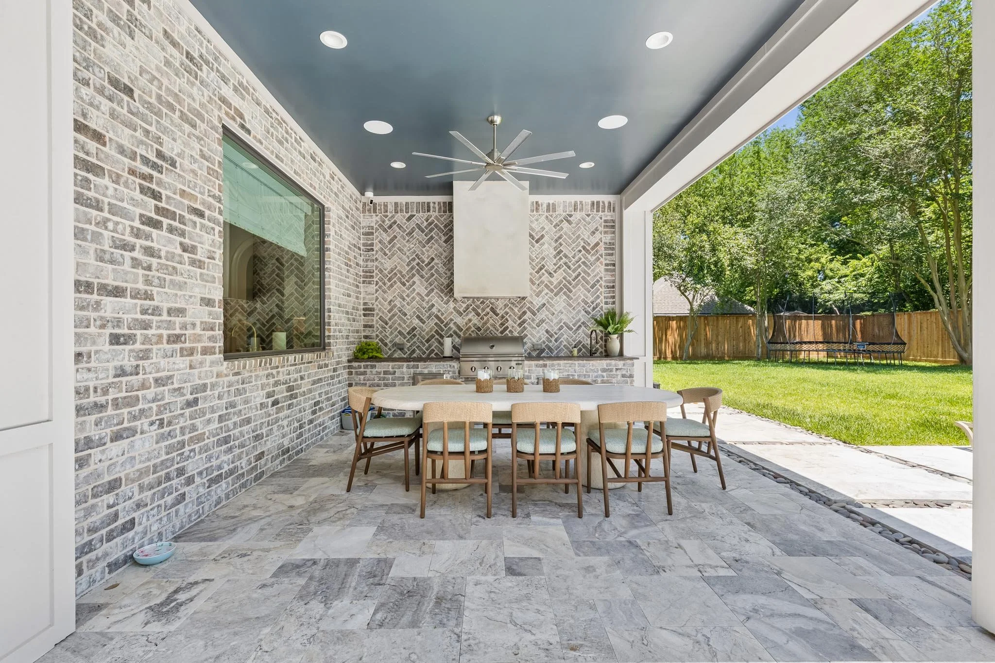 1258 Fries-OUTDOOR DINING-01.jpg
