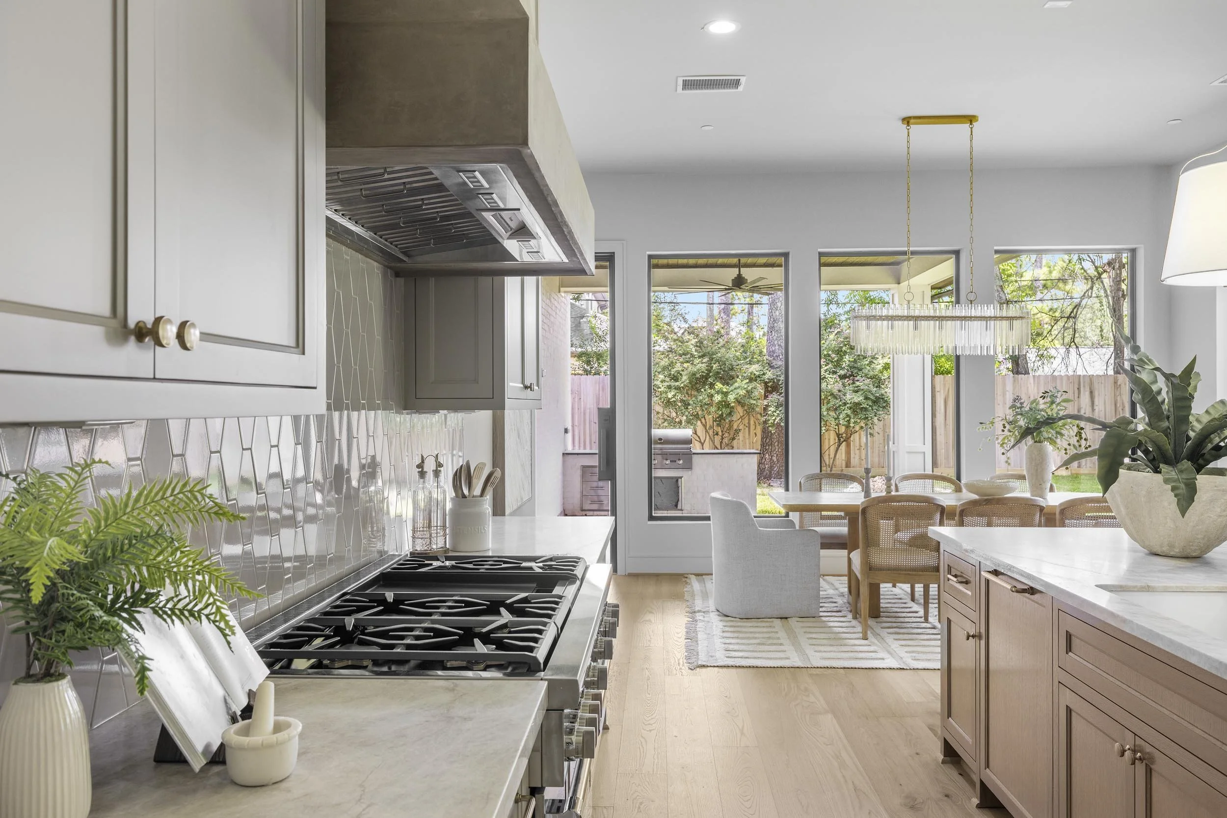8320 Cedarspur- Kitchen -01.jpg