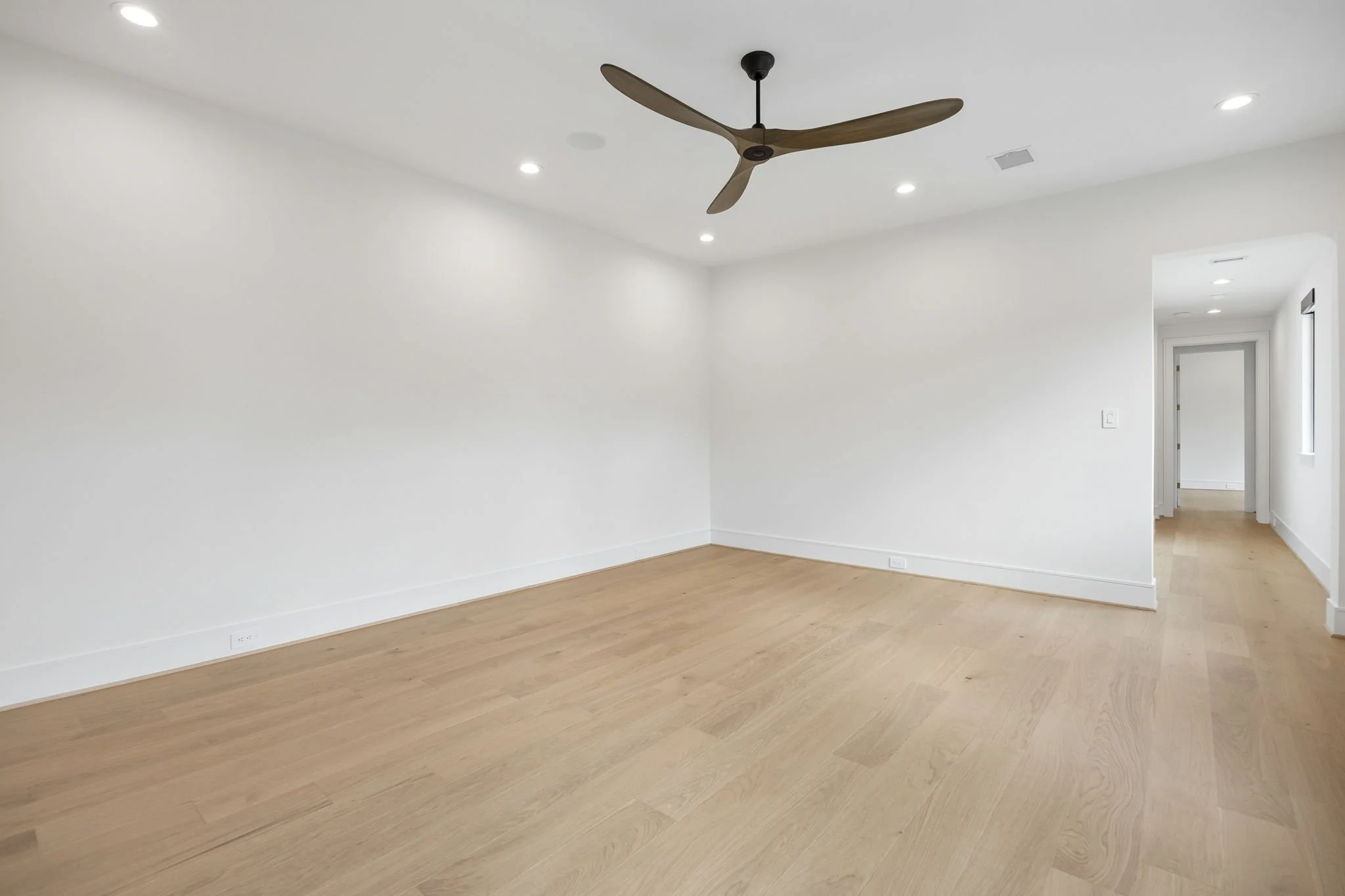 1001 East 7 1/2 Gameroom
