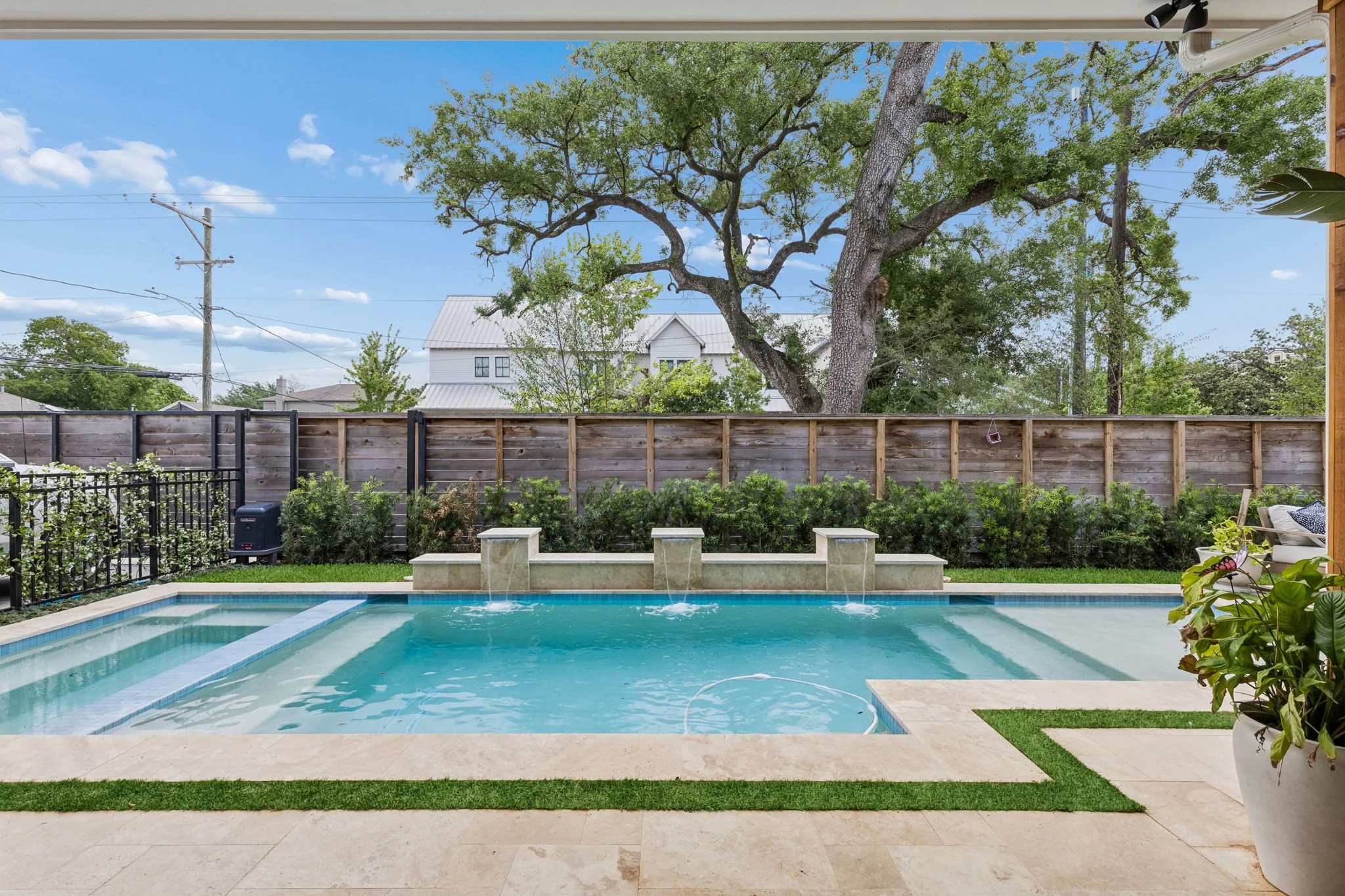 641 E 8th - Backyard 7.jpg