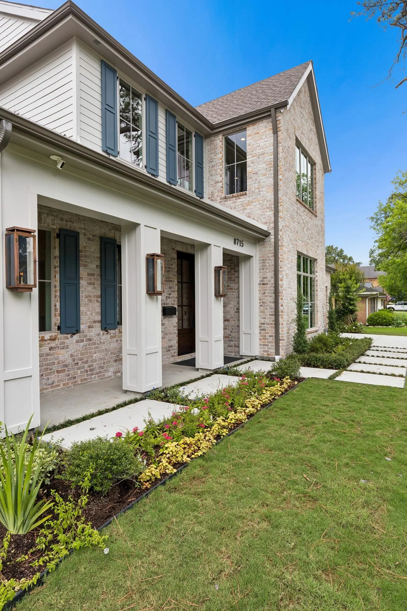 8715 Winningham front 4