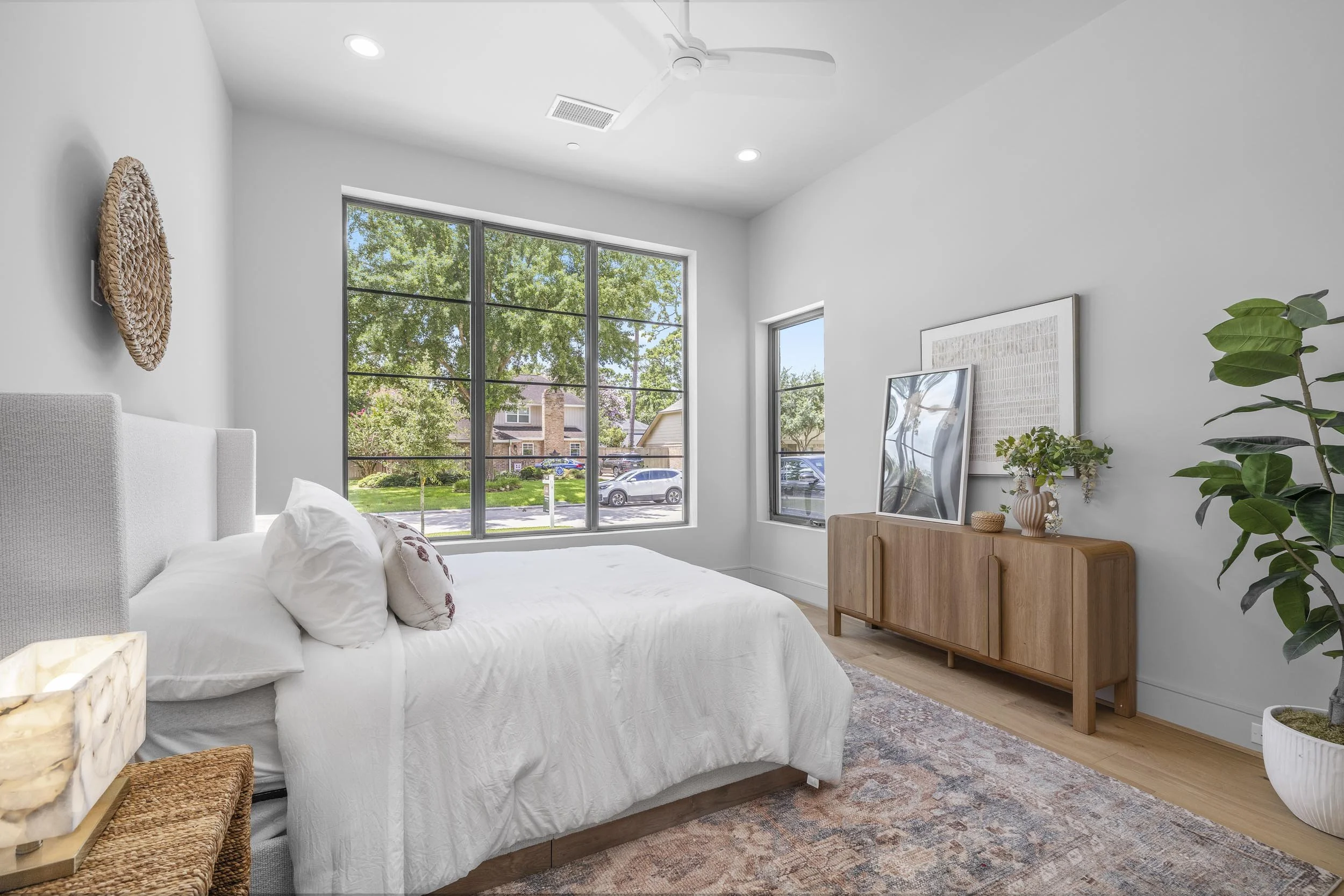 8320 Cedarspur- Guest Room -01.jpg