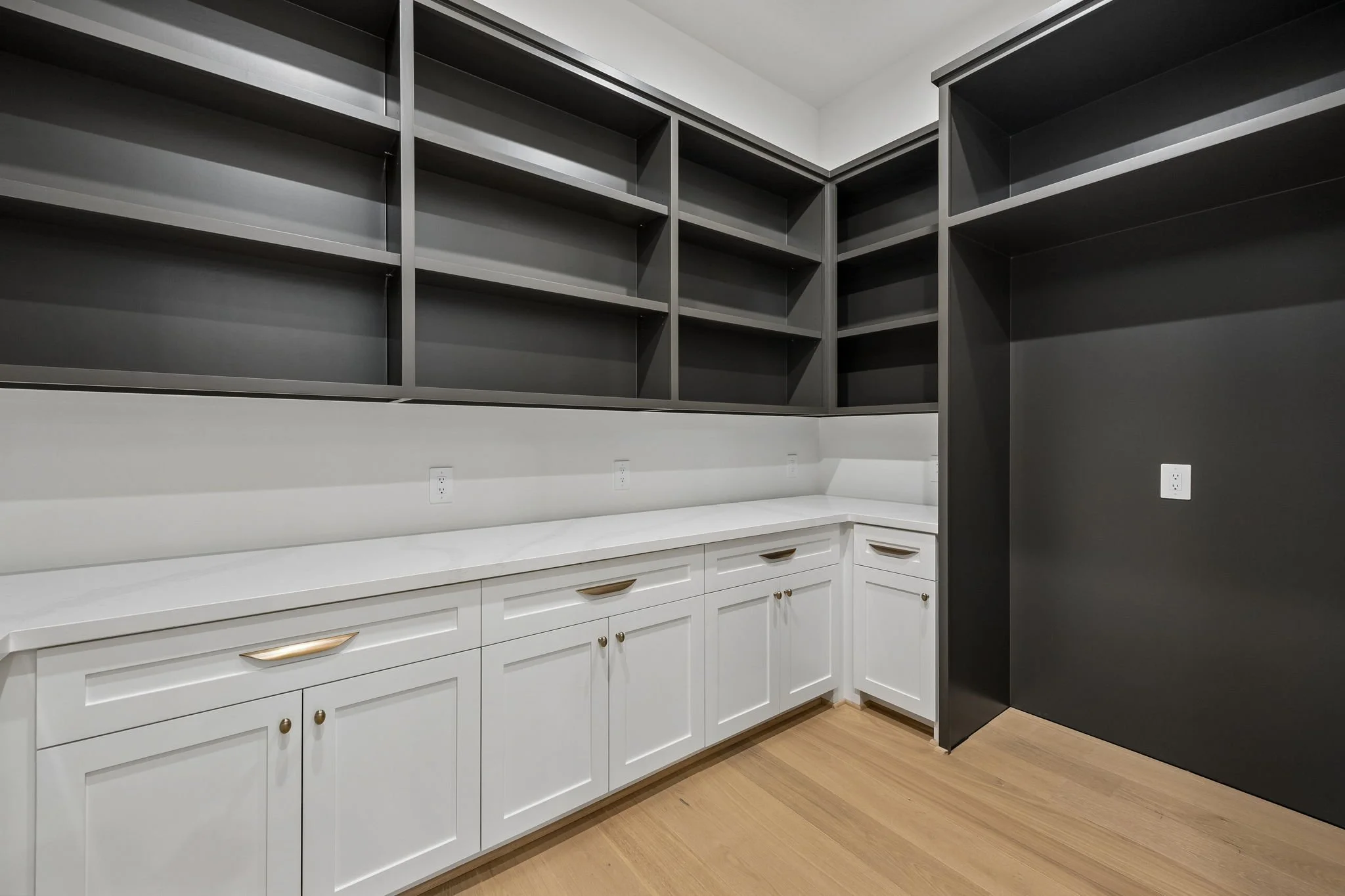 1001 East 7 1/2 Butlers Pantry