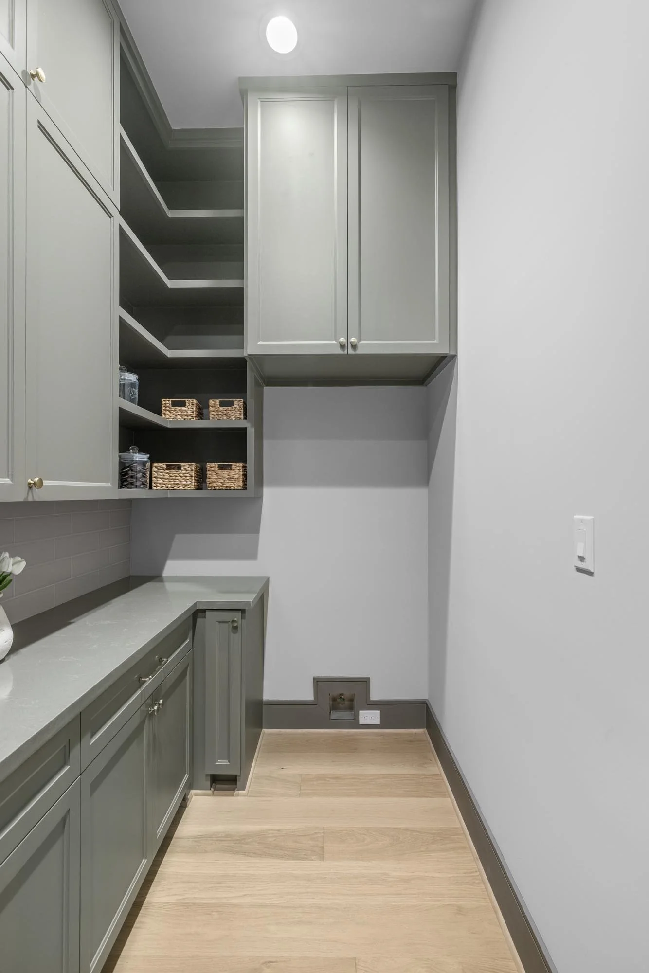 8320 Cedarspur- Pantry -03.jpg