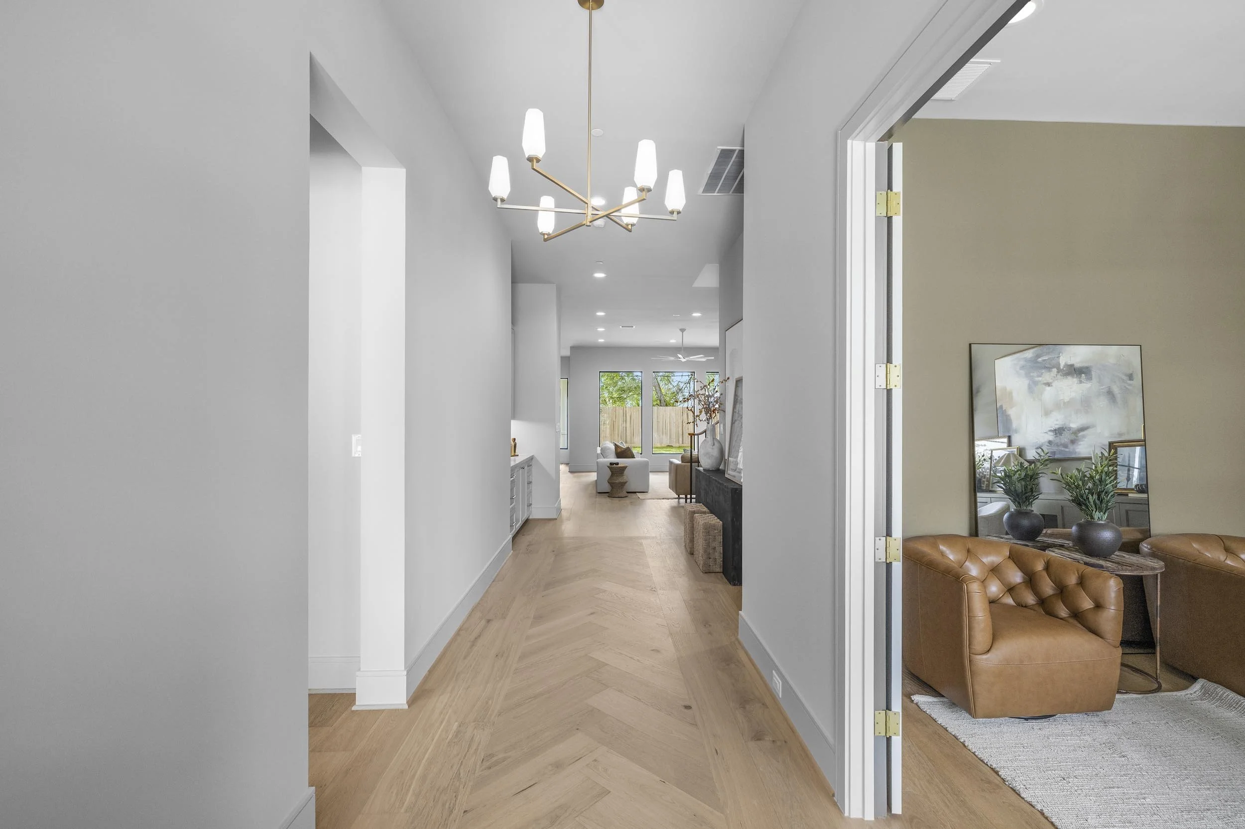 8320 Cedarspur- Foyer -01.jpg