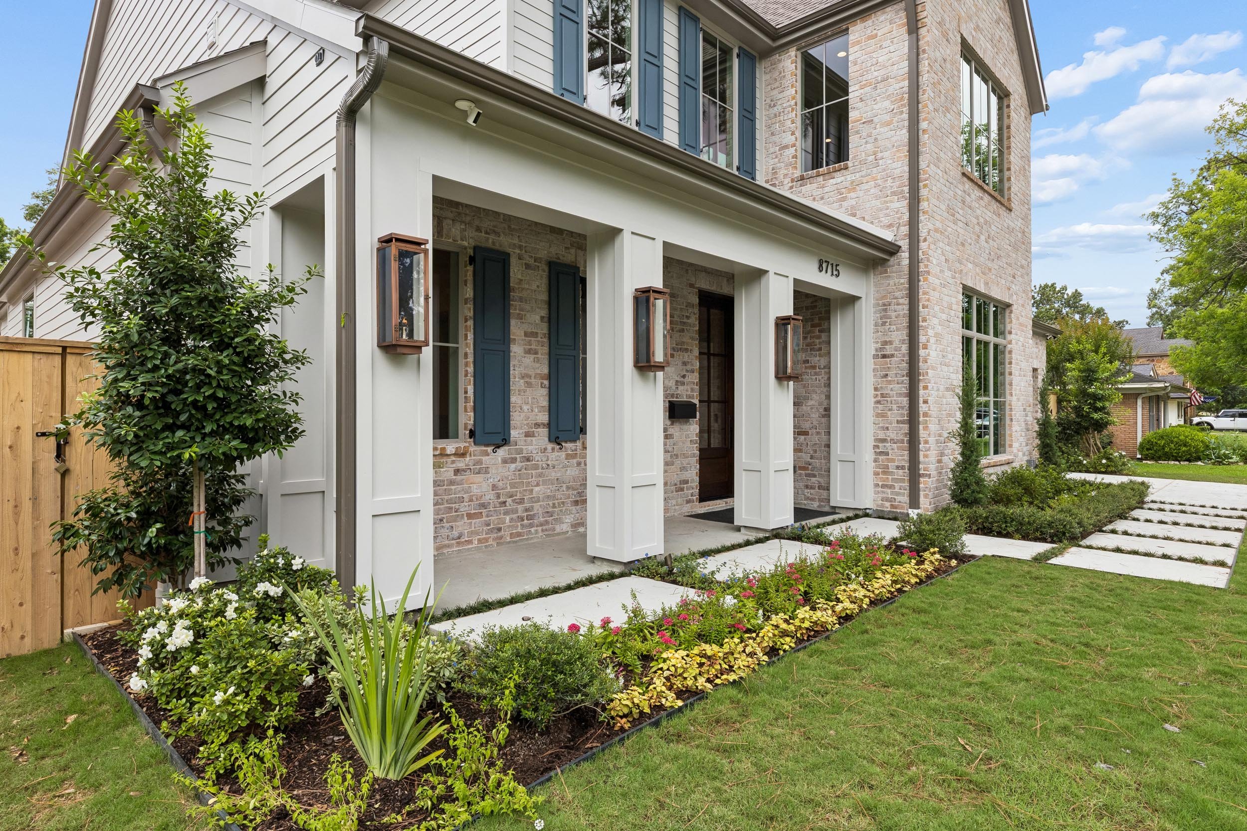 8715 Winningham Front 3