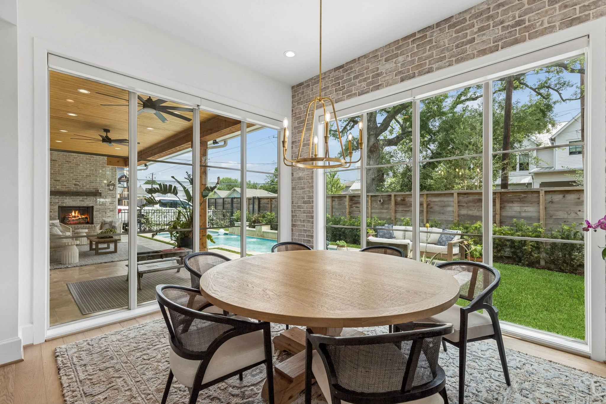 641 E 8th - Dining 3.jpg