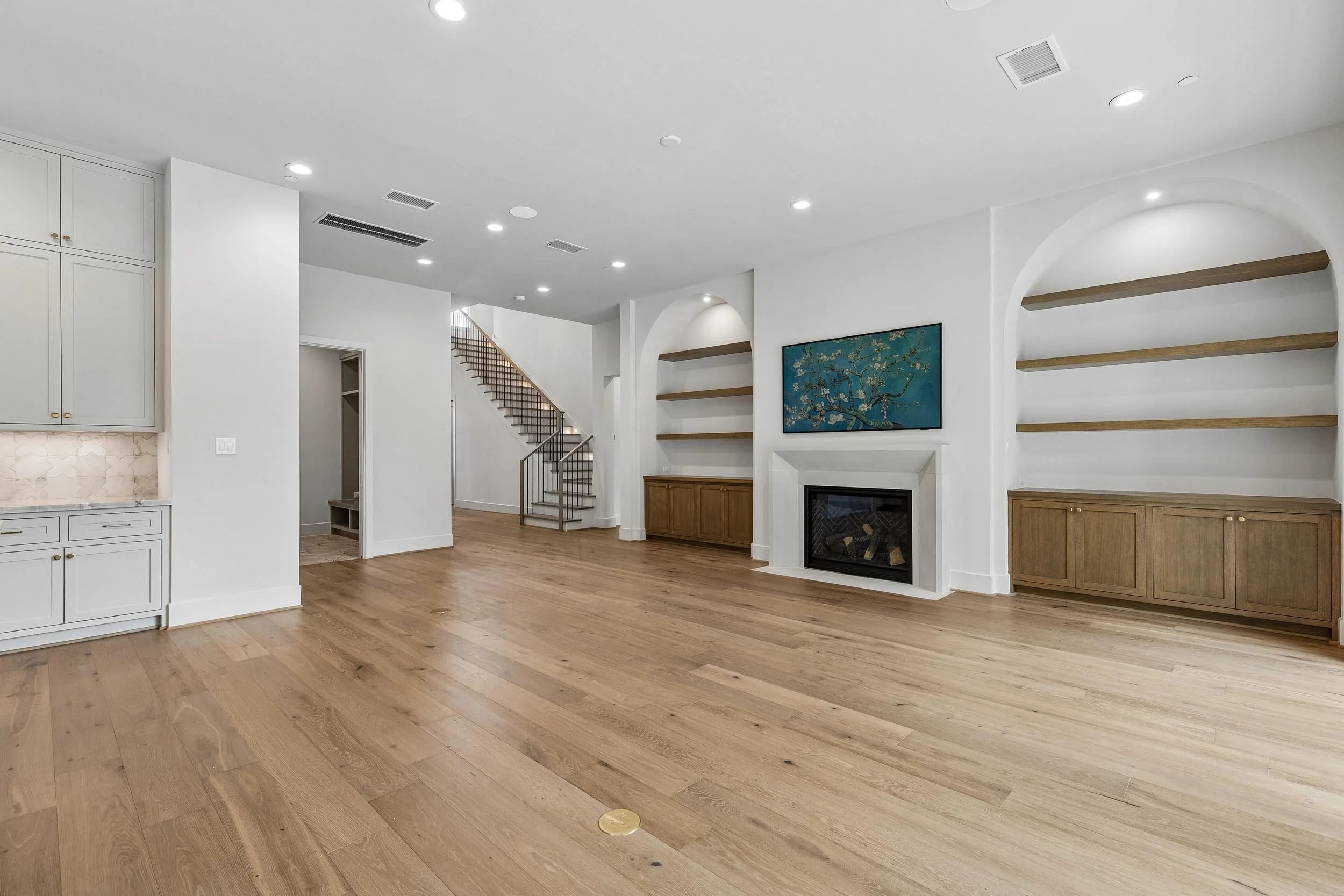 8715 Winningham Living Room 5