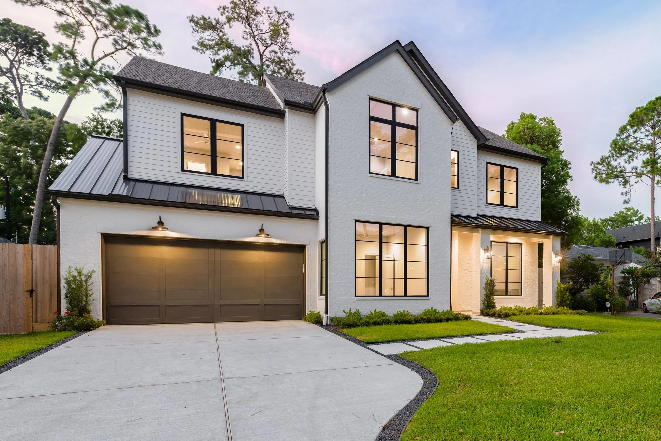 8320 Cedarspur - Front - 2.jpg
