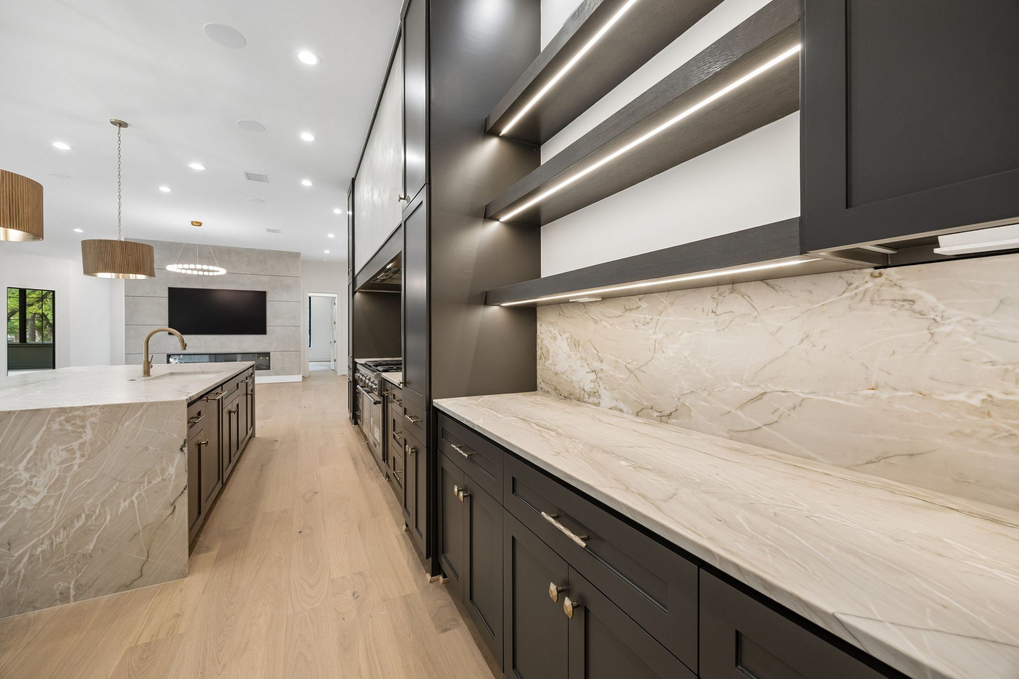 1001 East 7 1/2 Kitchen Bar