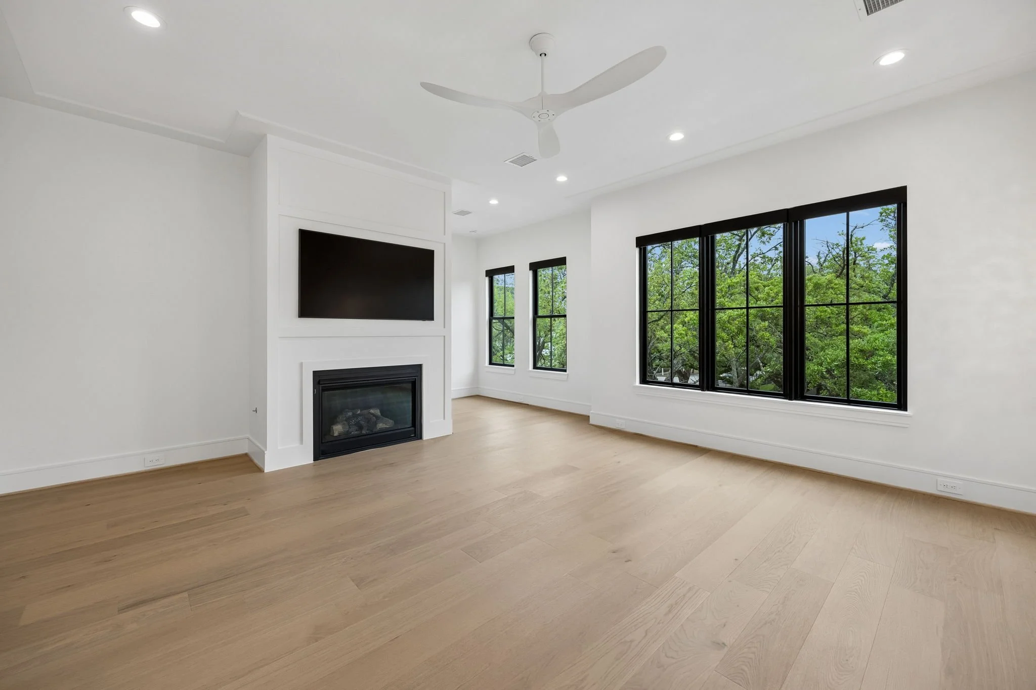 1001 East 7 1/2 Primary Suite
