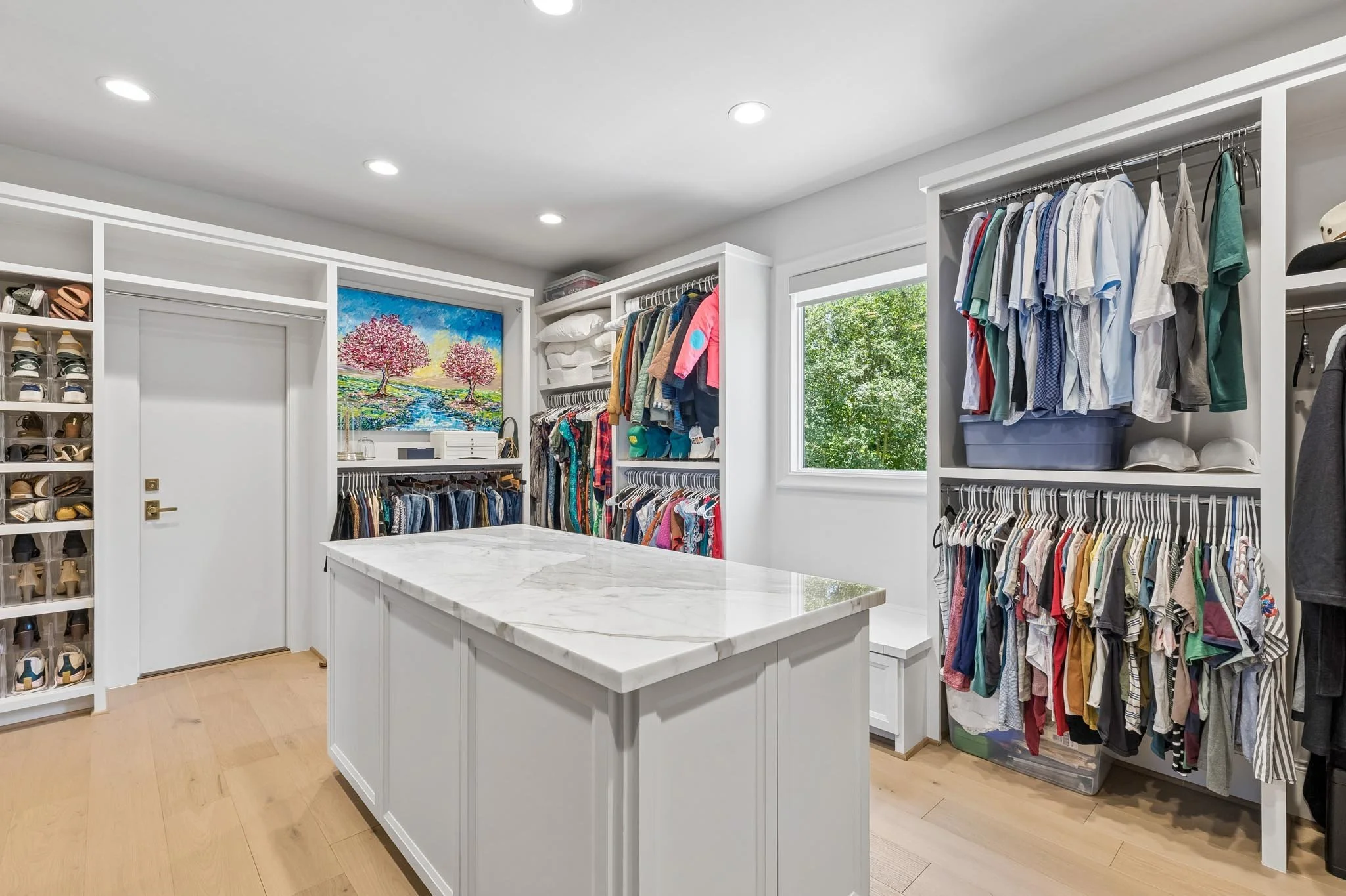 1258 Fries-PRIMARY CLOSET-02.jpg