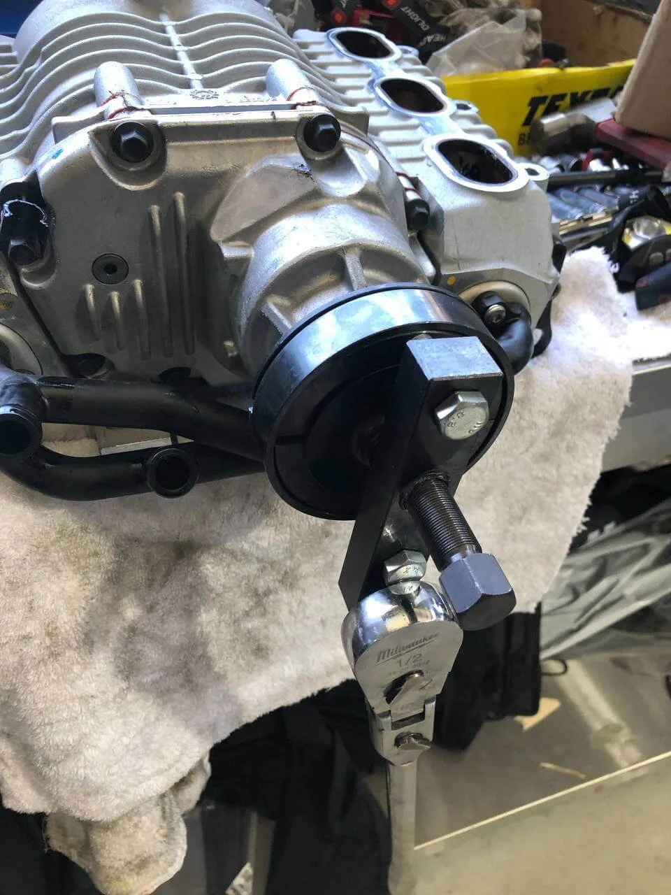 Pulley upgrade on 3 litre Audi supercharger 07.jpg