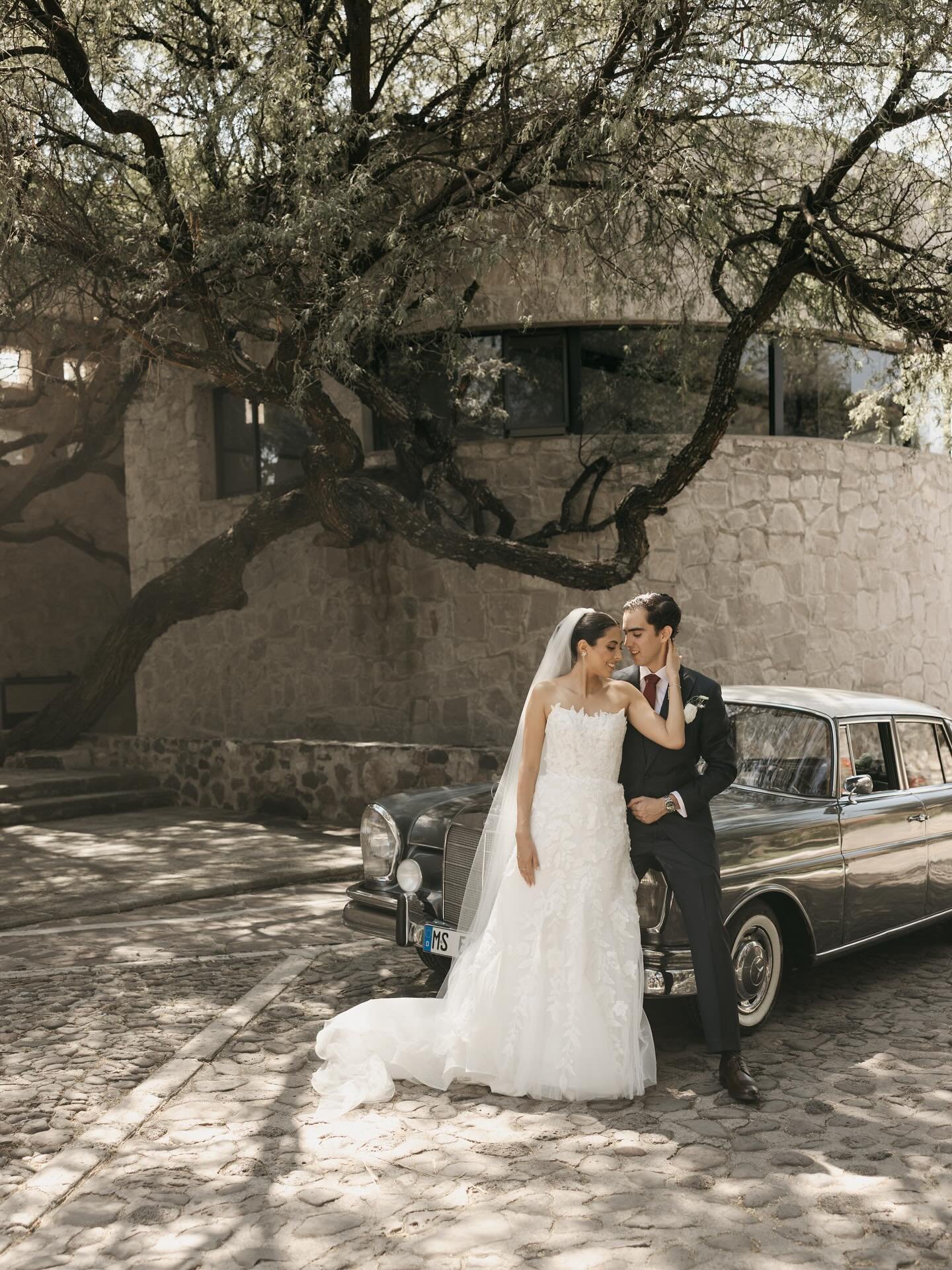 Fer &amp; Adri&aacute;n 🤍

@haciendasanmiguelqueretaro 
@fer_rocha.12