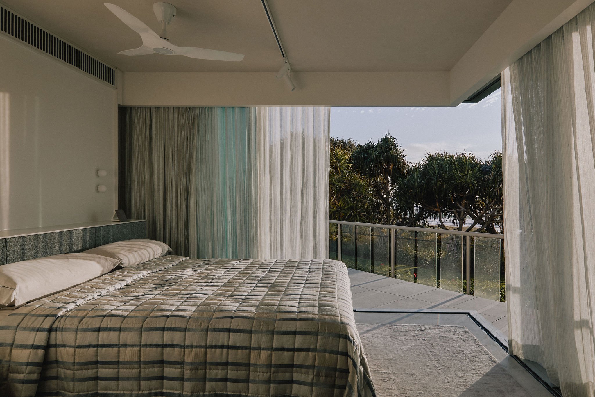 LAYDEN_PALMBEACH©ANDYMACPHERSON-23.jpg
