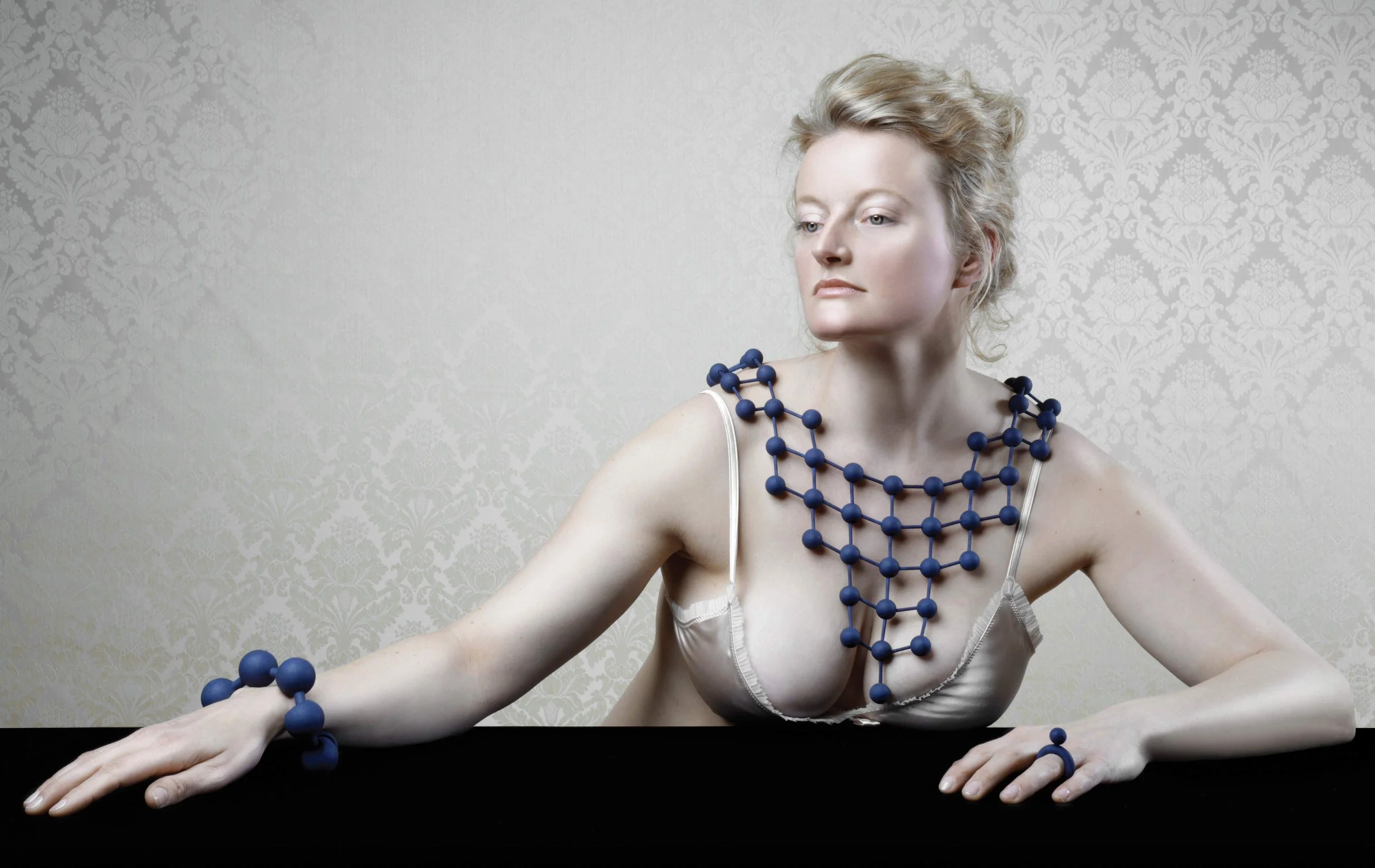 byAMT-Jointed-Jewels-3Dprinted-Lattice-Necklaces-Blue.jpg