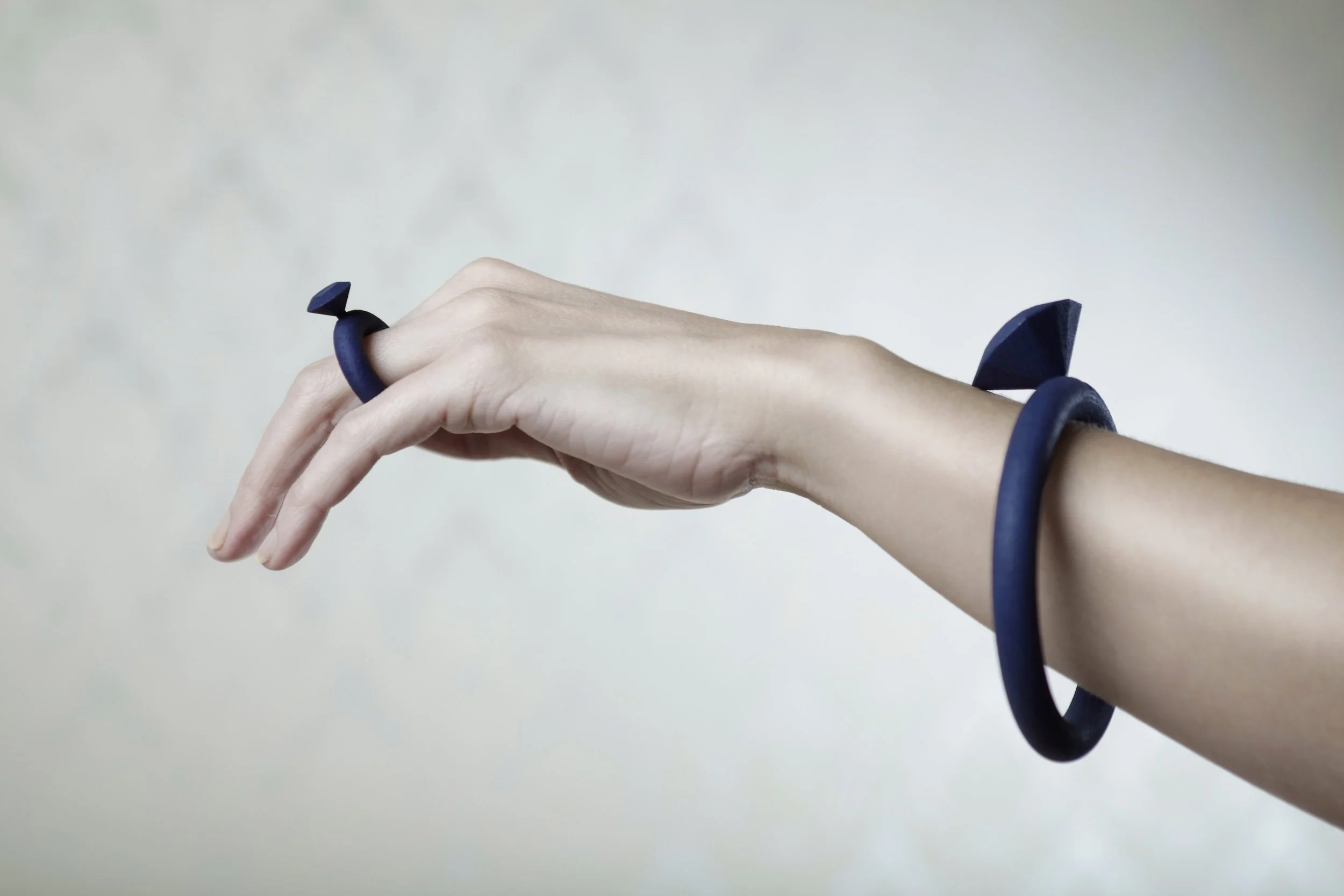 byAMT-Jointed-Jewels-3Dprinted-Diamond-Collar-Bracelet-Ring-BL-Model.jpg