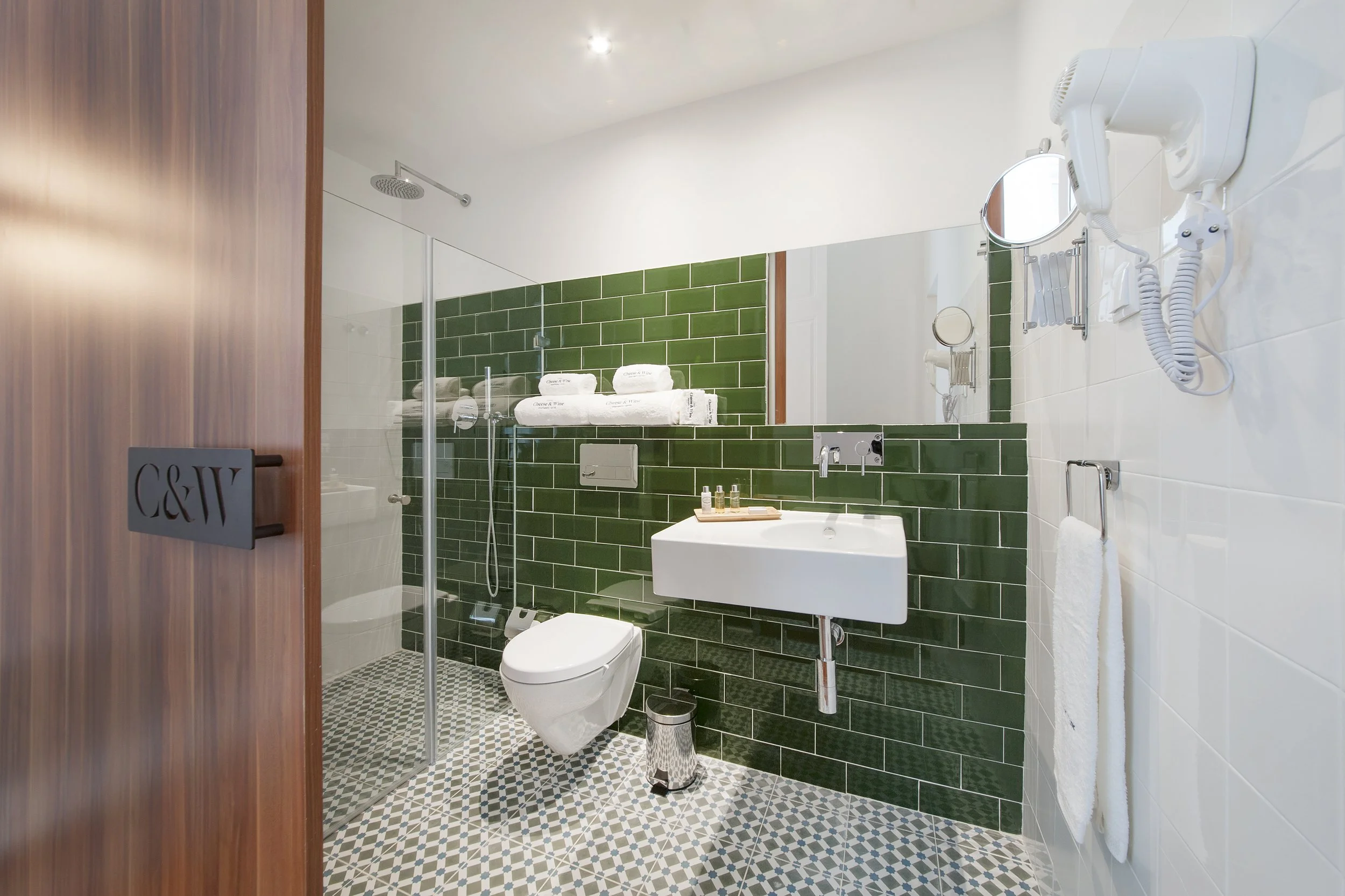 C&W Suites