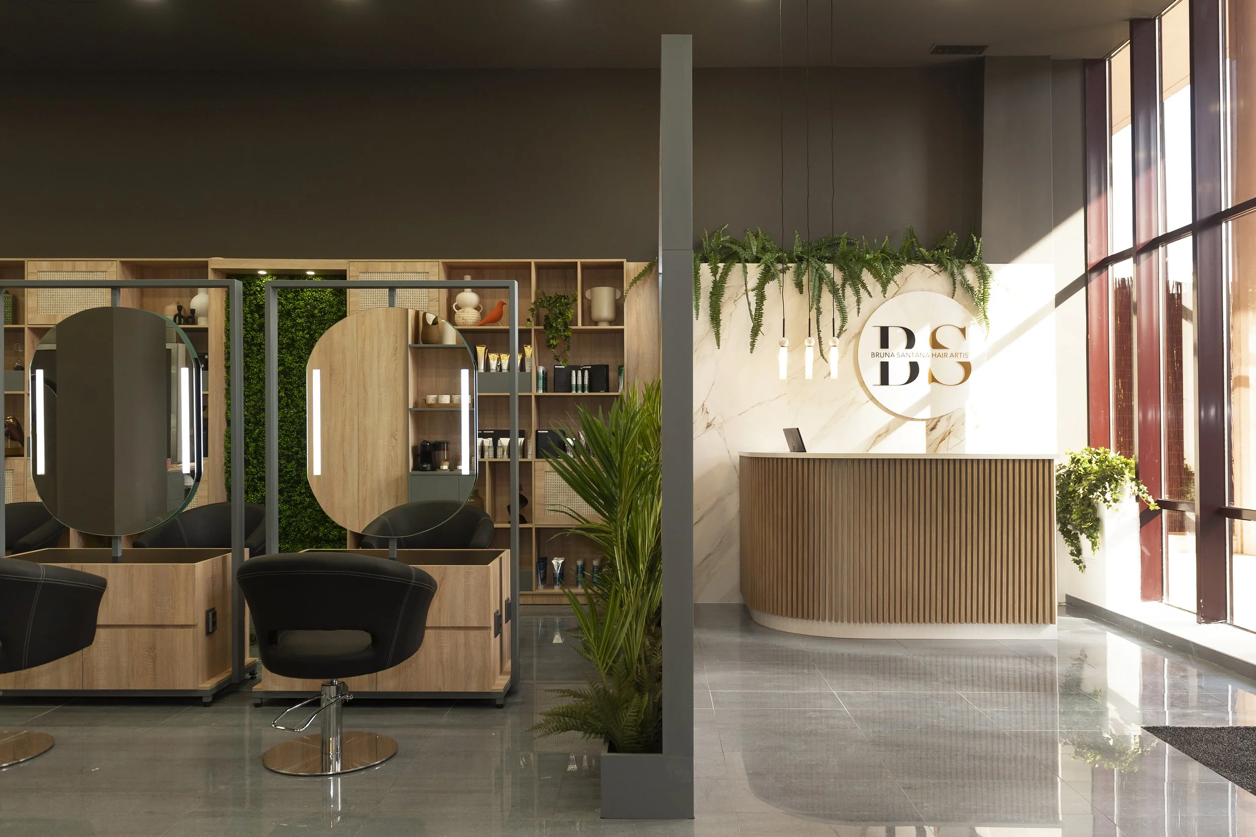 BRUNA SANTANA - Hair Artist