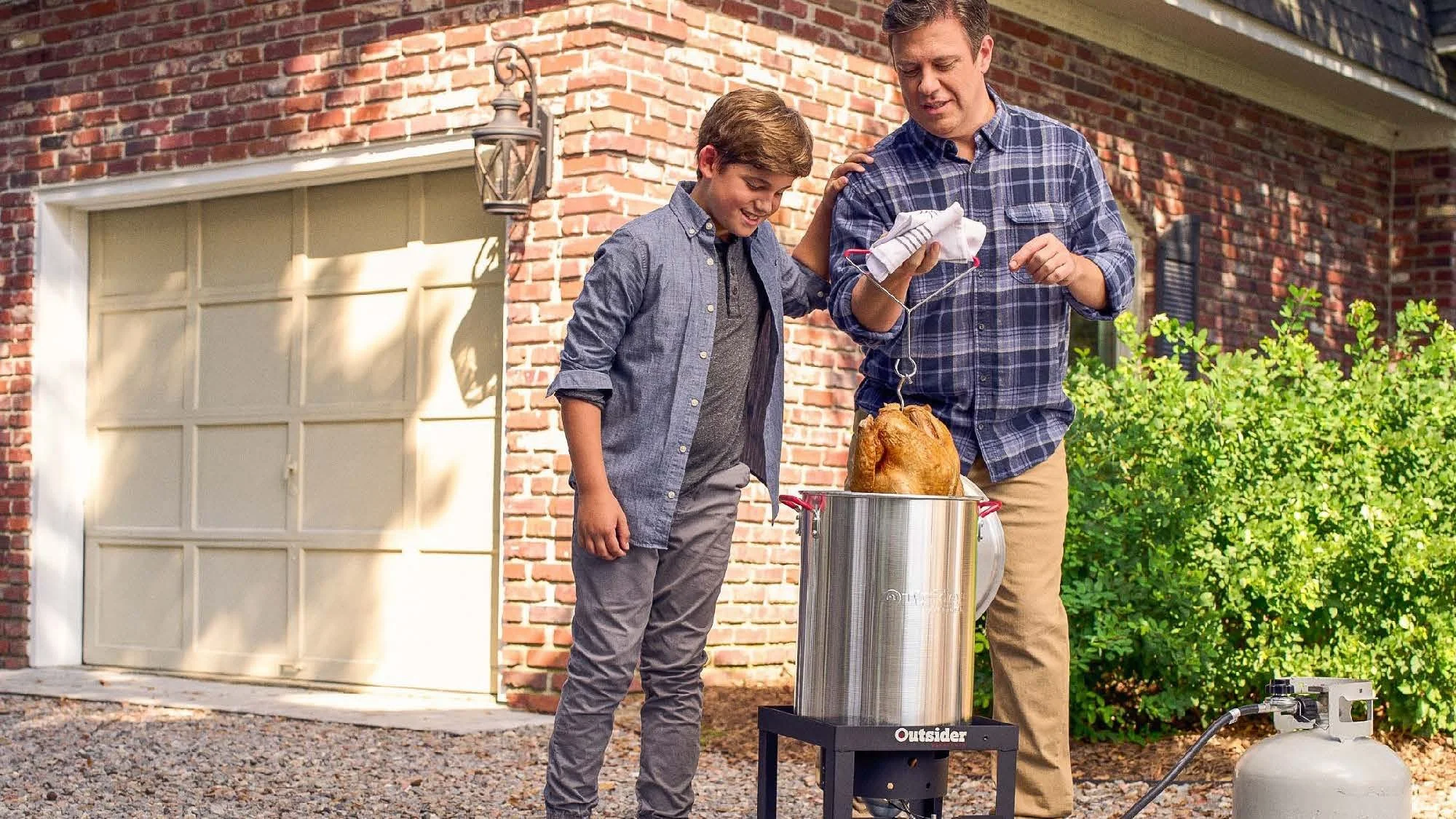 Lowes_OutsiderBarbecues-Cookers_Page_16.jpg