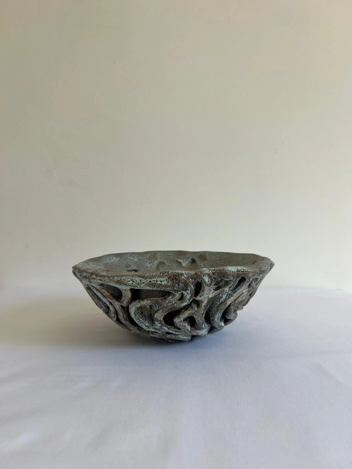 Bowl | Hand-built | Stoneware glaze