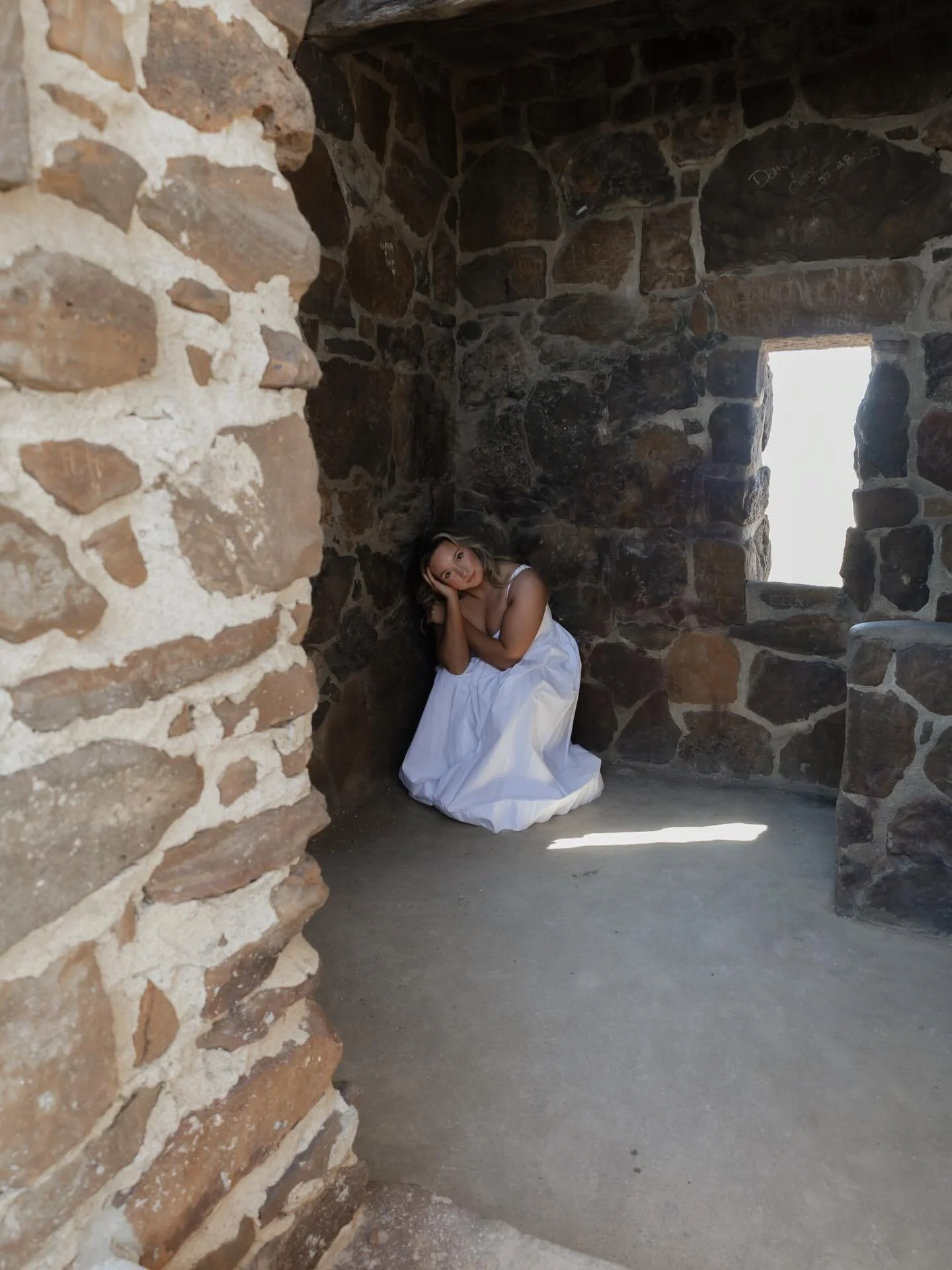 How 🔥 are these?? 

My model @michelle.hicks2.0 killed these poses.