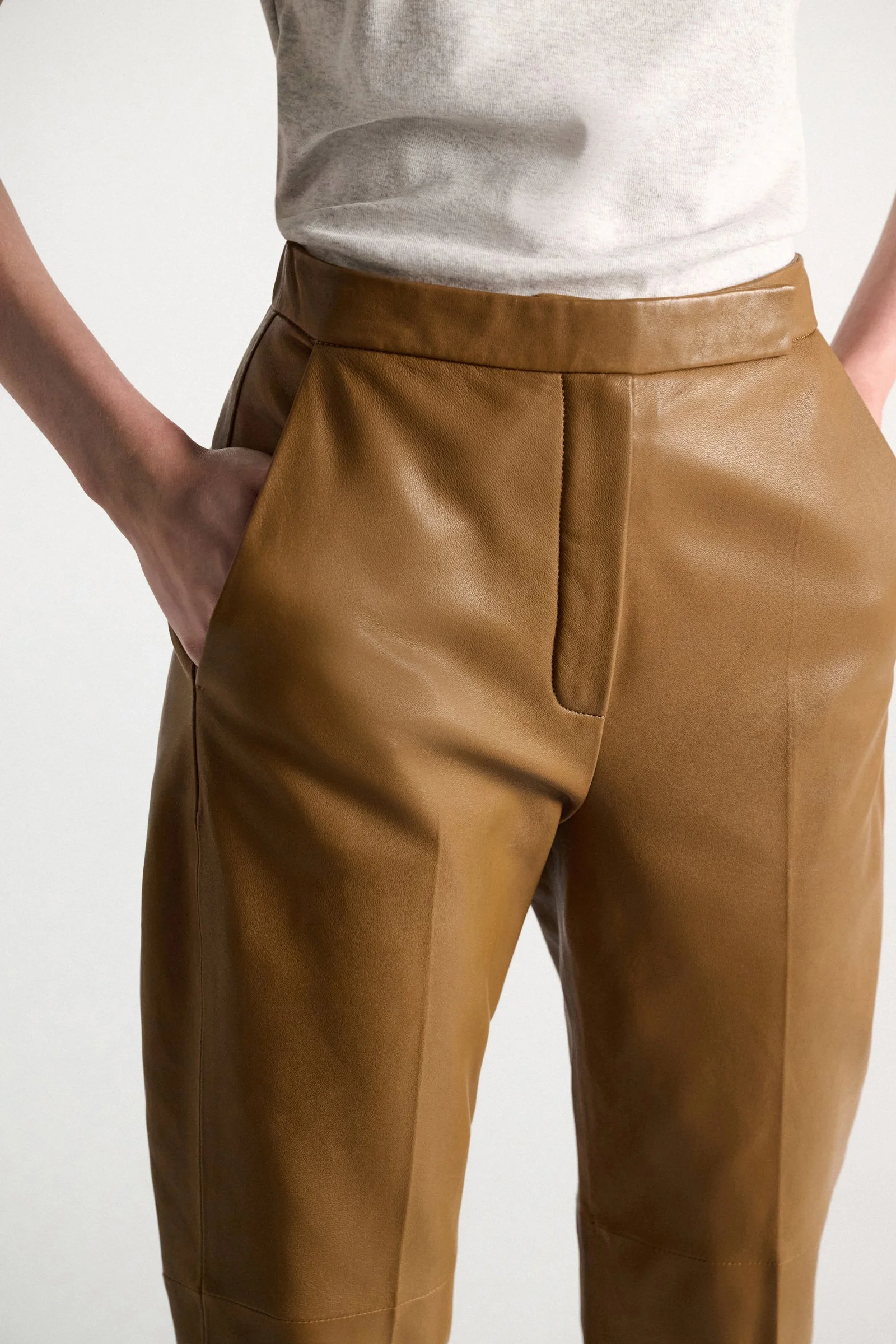 DOROTHEE SCHUMACHER | SLEEK STATEMENT Kickflare-Lederhose aus Lammleder – Saffron