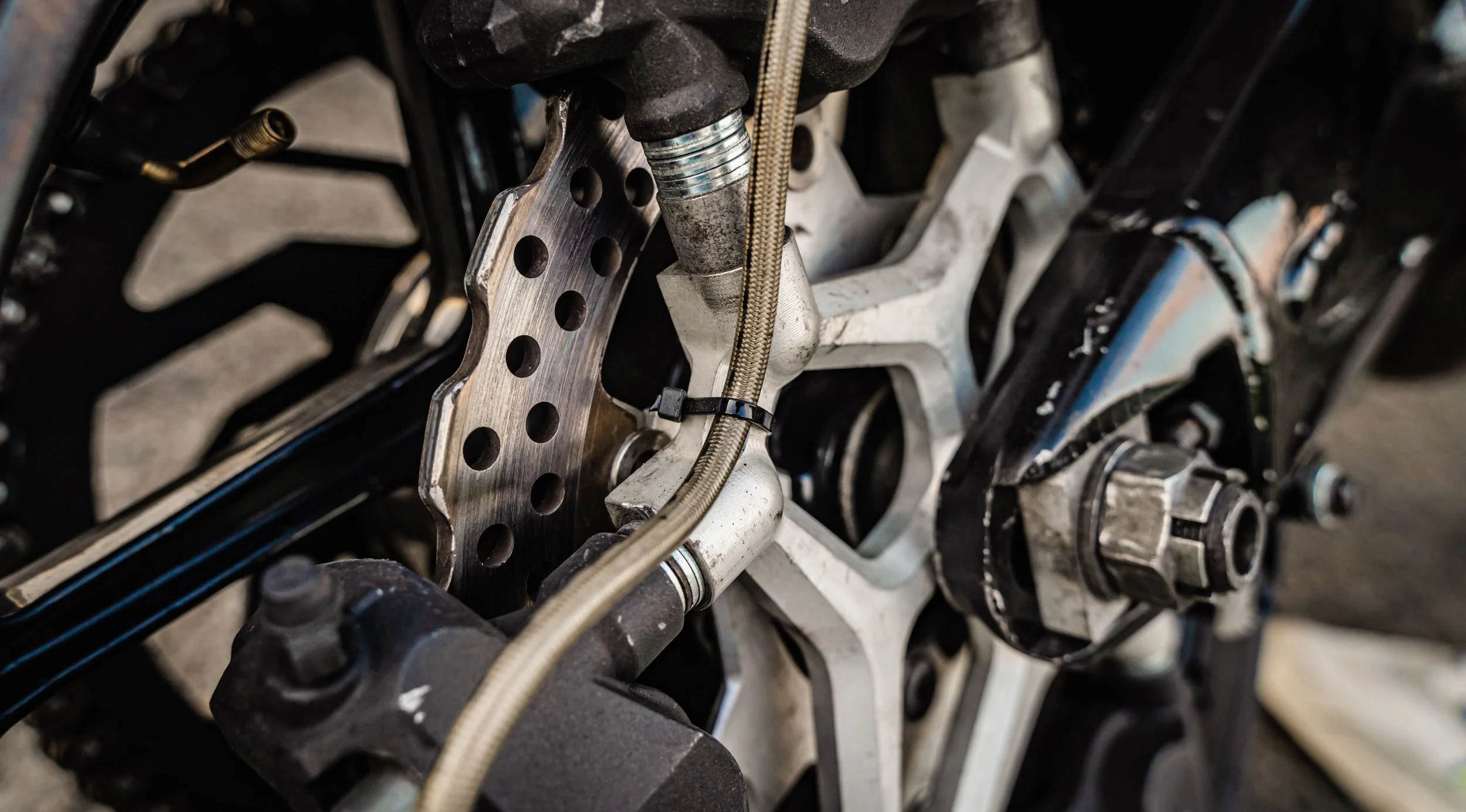 Types of Hose Clamps: A Guide for Heavy-Duty Work