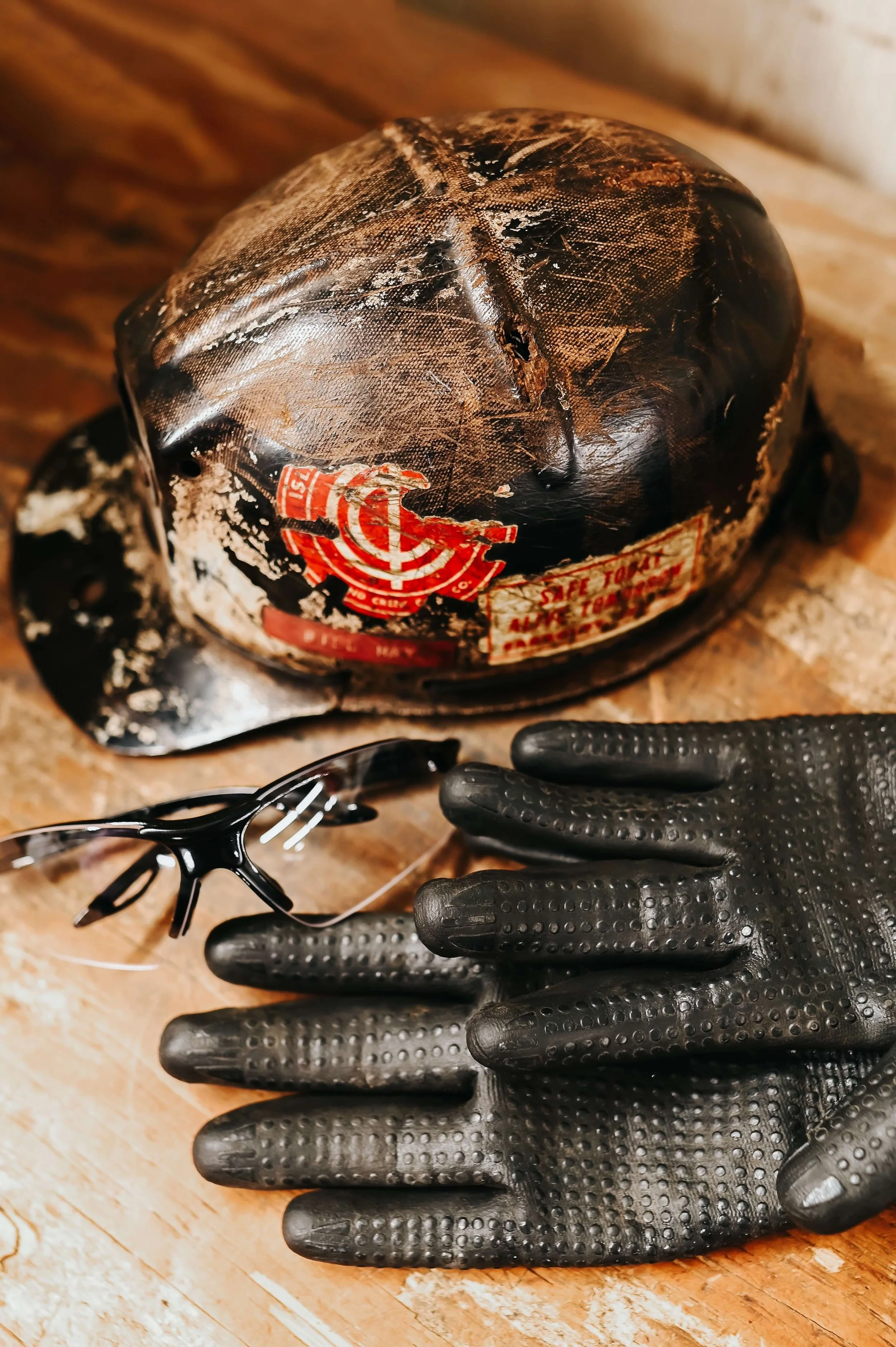 construction-safety-helmet-and-gloves-d-and-t-enterprises.jpg