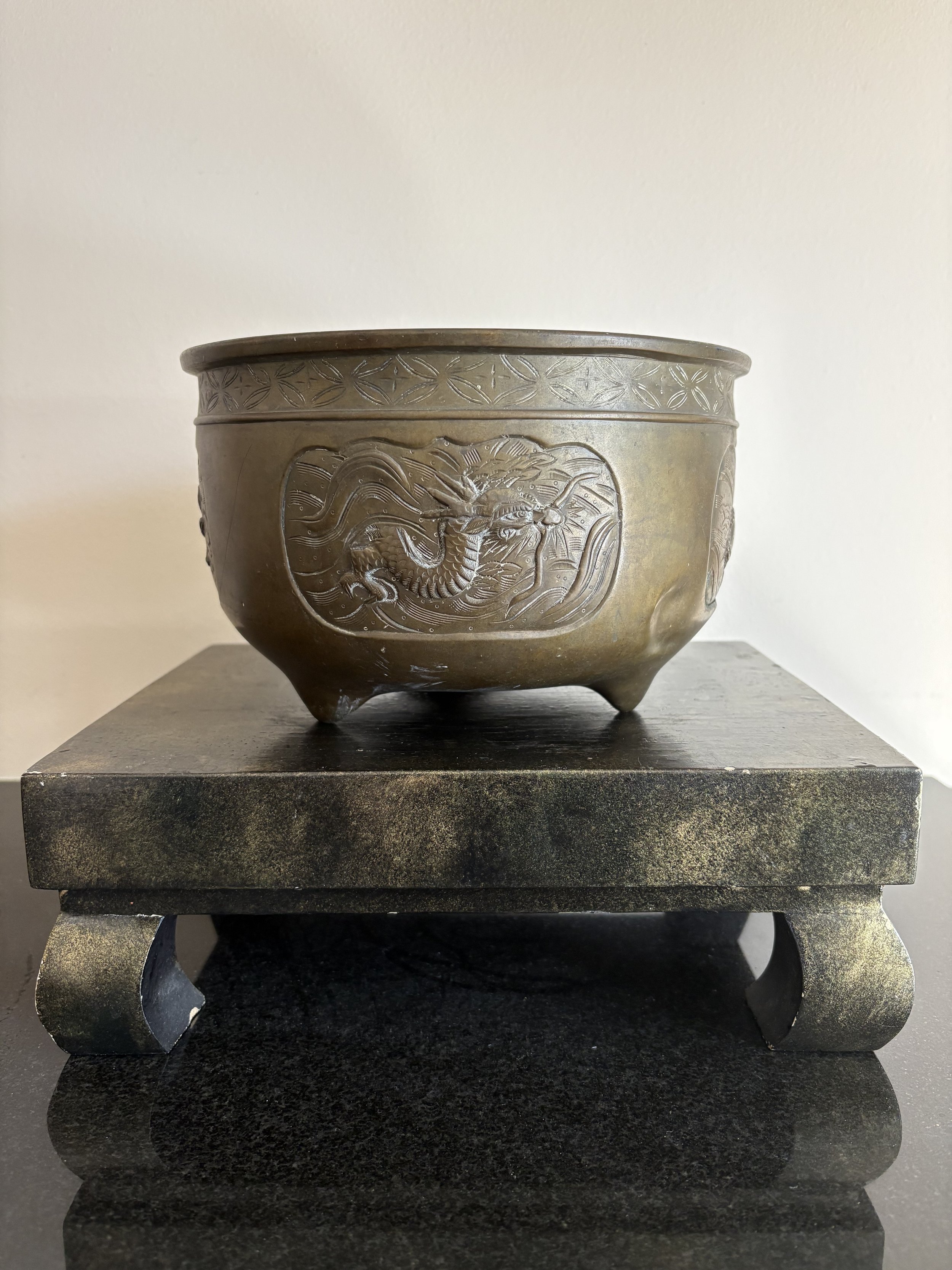 ANTIQUE Japanese Meiji Period (1868-1912) Bronze Brazier Bowl