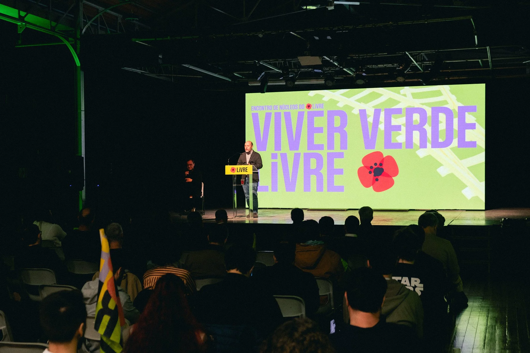 Cenografia e visuals do evento.