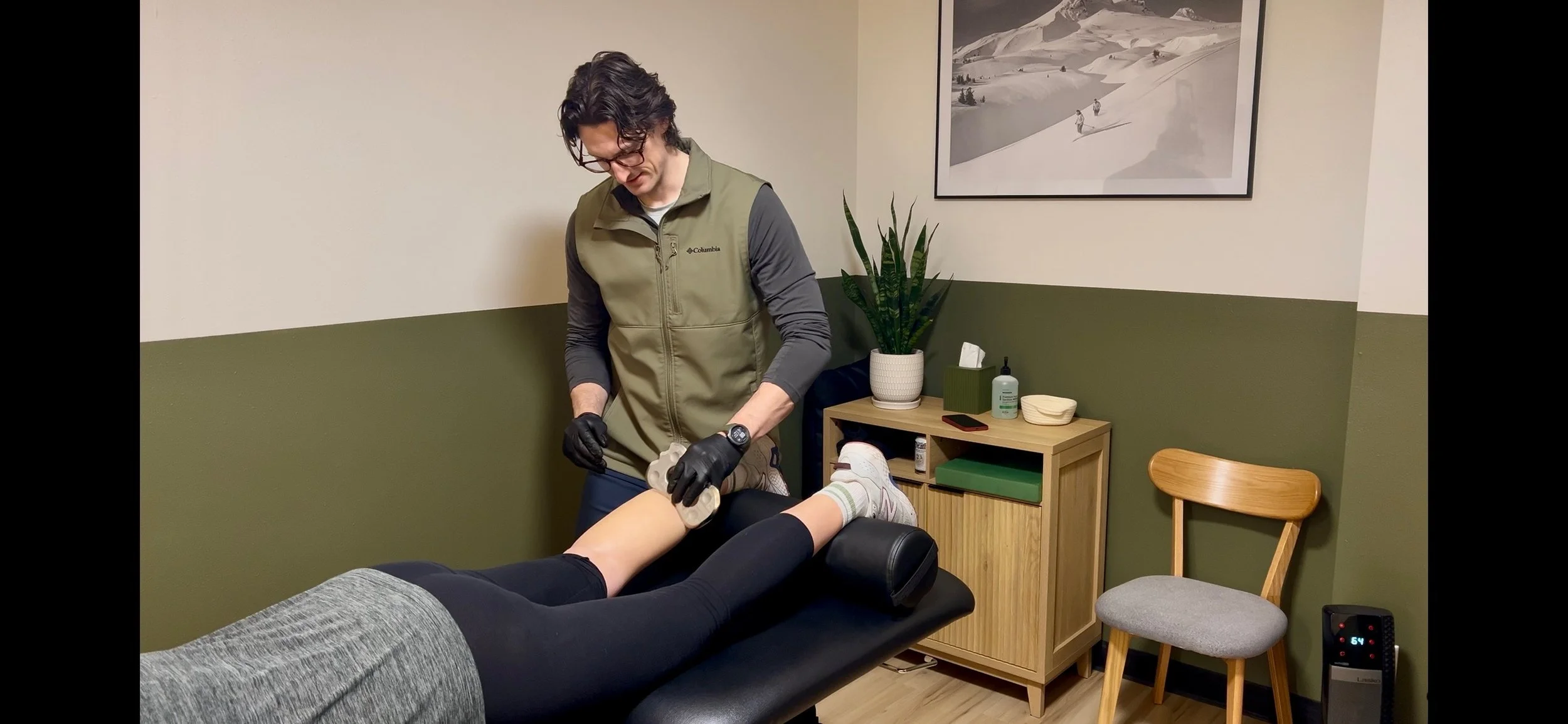 Dr. Ryan Eckert performing IASTM to help foot and ankle pain