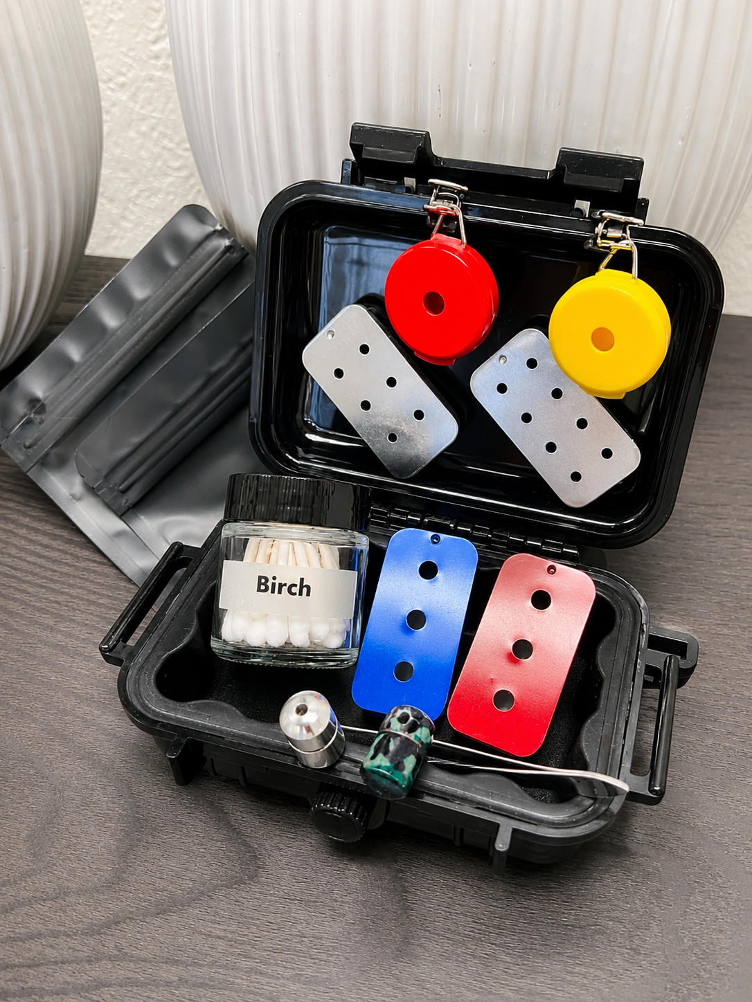 Deluxe beginner nose work kit for dogs featuring Birch scent, scent work training vessels, odor hides, slider tins, Whiff Disc™ hides, and hard storage case.
