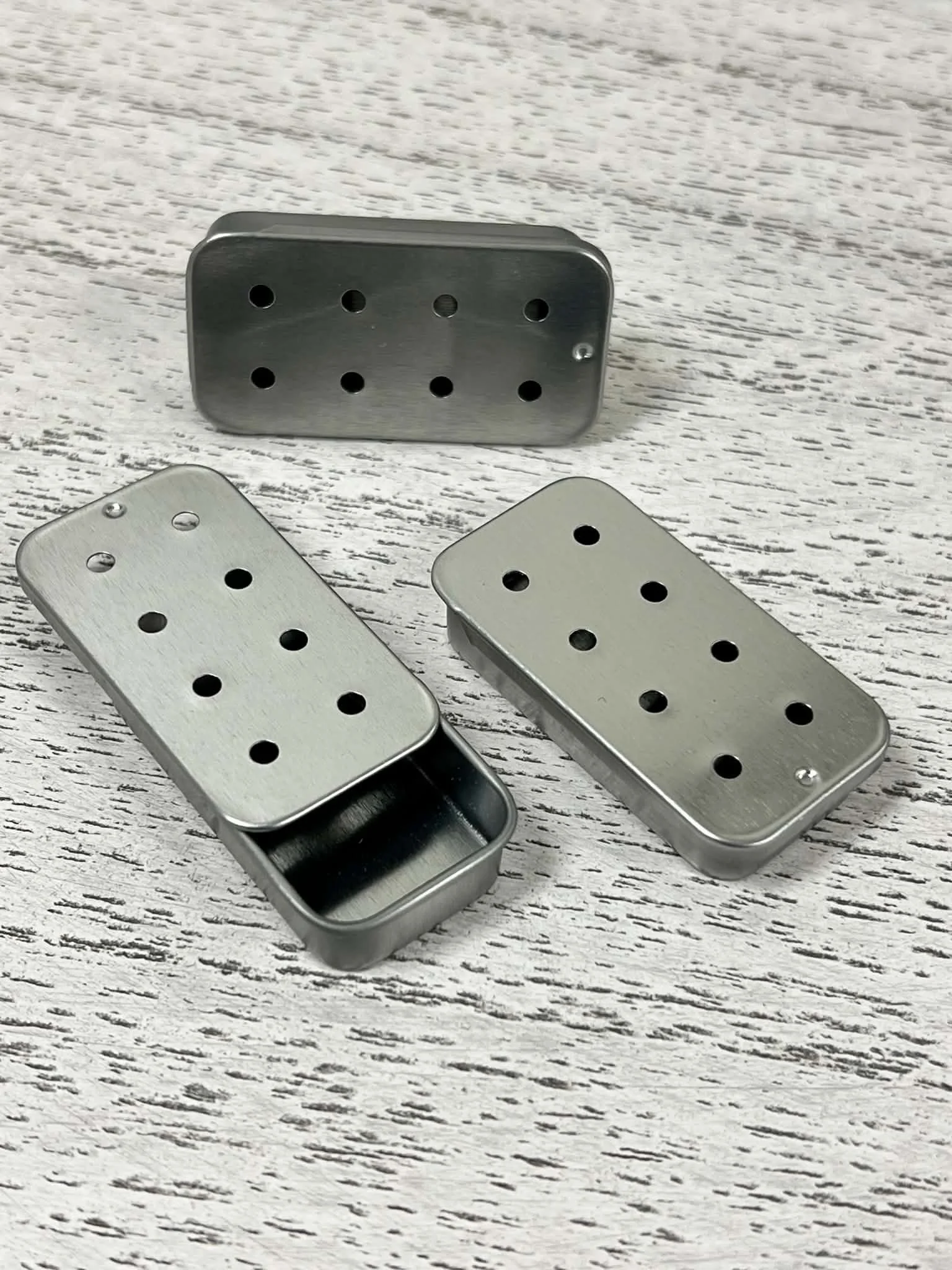 Eight-Hole Slider Tin (Silver)