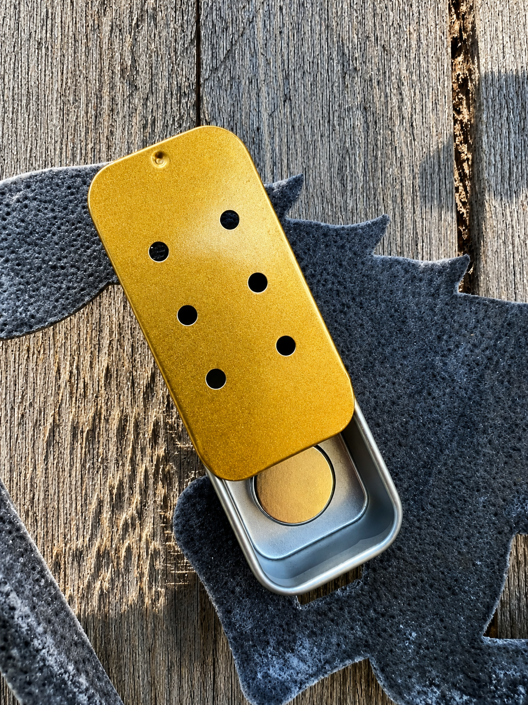 Gold Six Hole with Mag.png