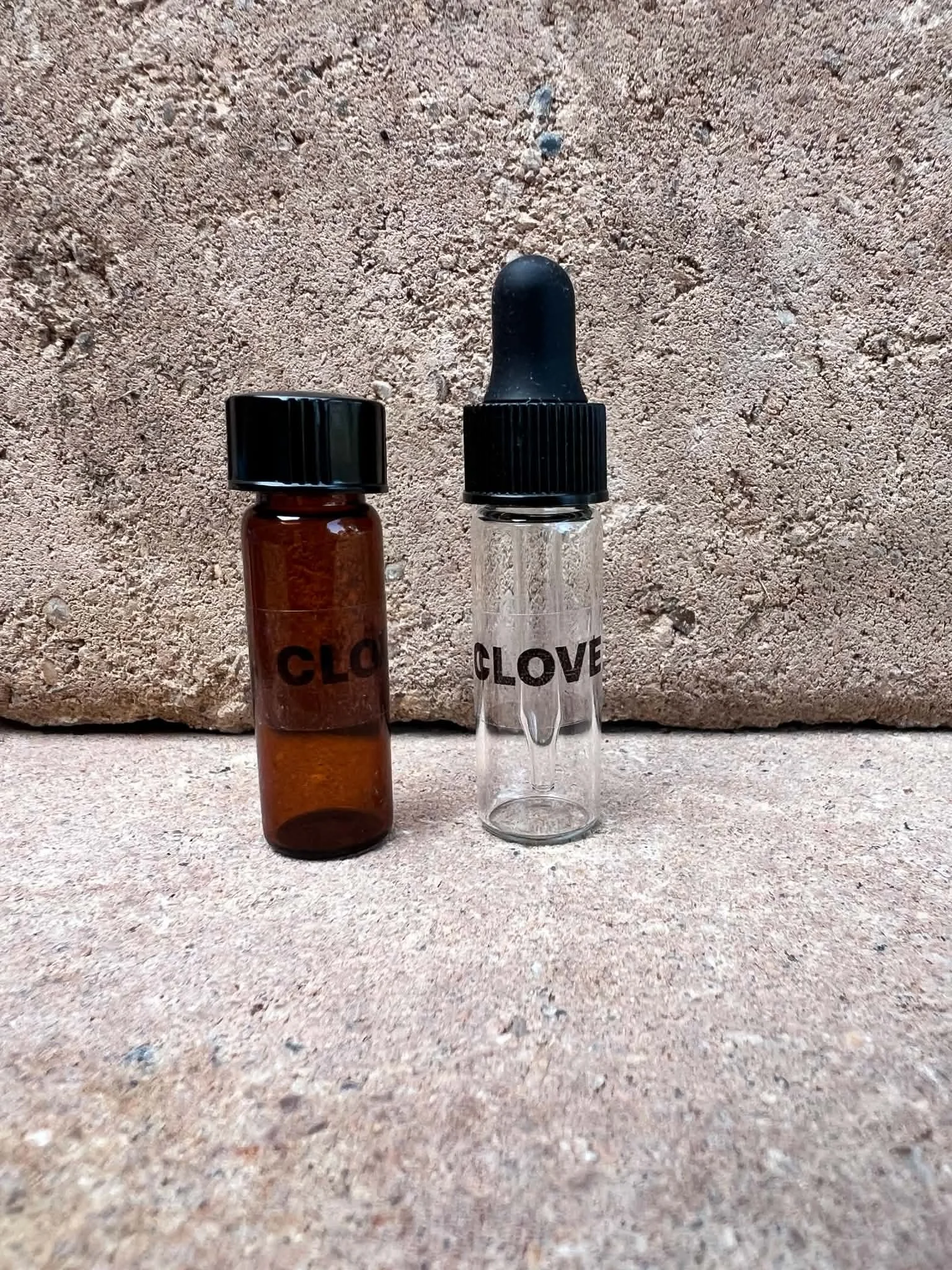 1 Dram scent work oil storage bottle with glass dropper and protective clear storage bottle for dog nose work.