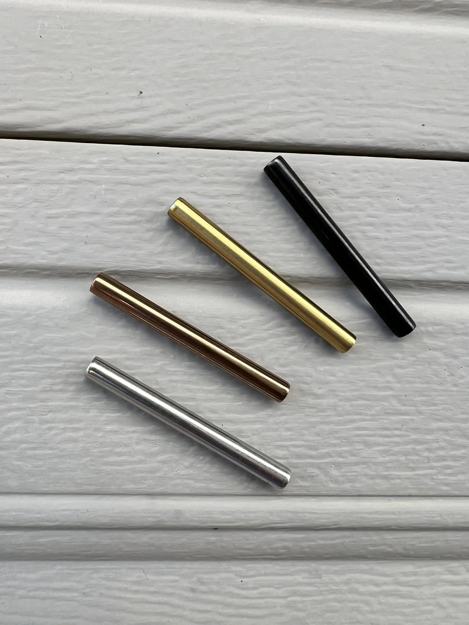 magnetic straw with magnet for scent work.jpg