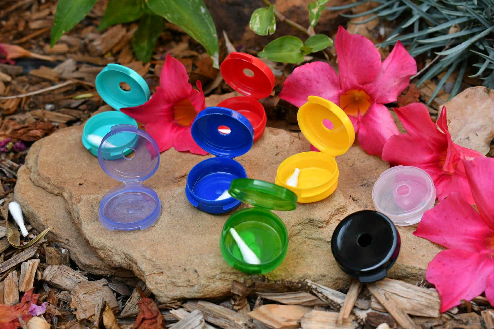 Tiny round odor hide vessel for K9 scent work, hinged disc container for nose work searches and training