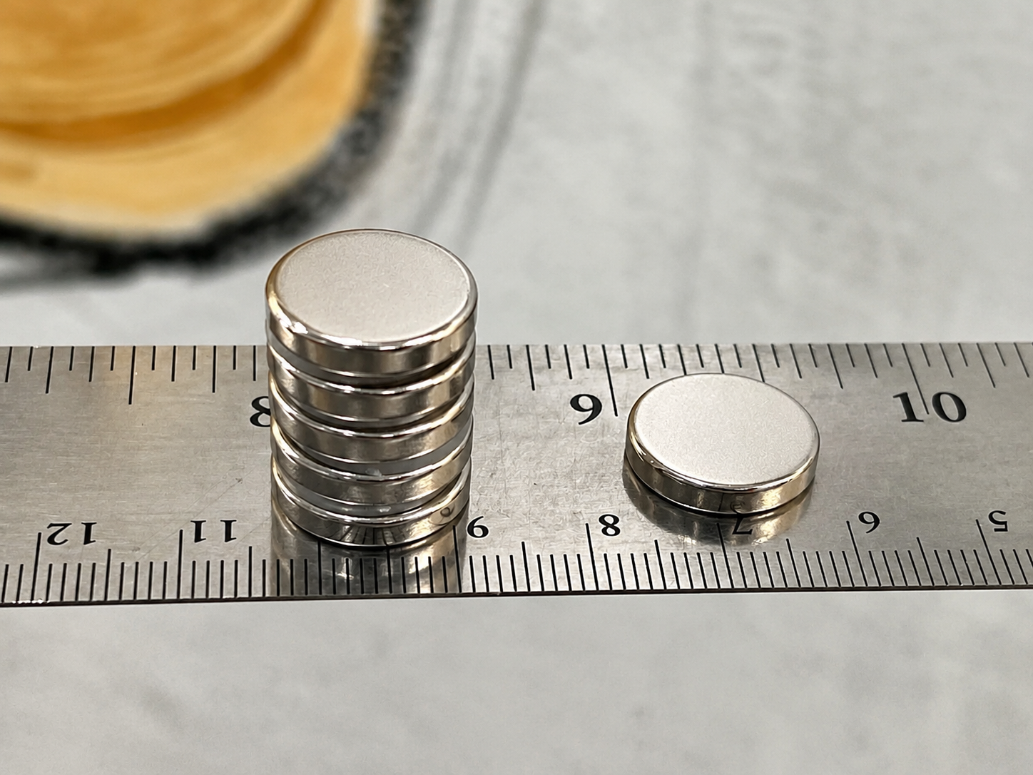 Magnets on Ruler 1.png