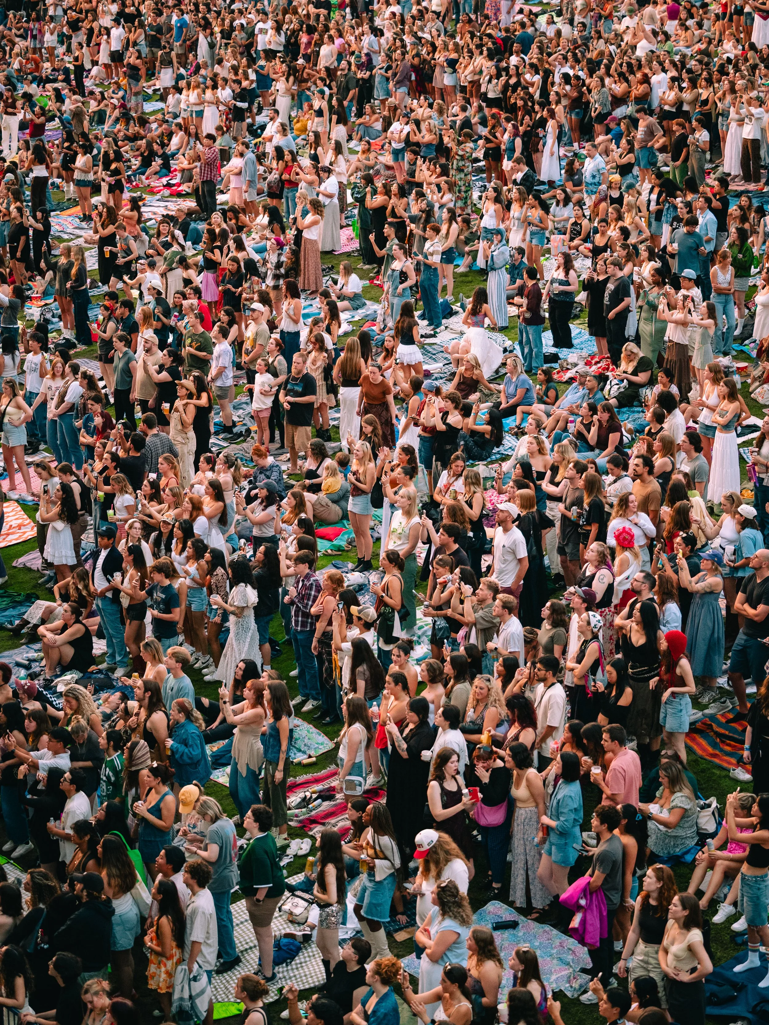 THE MARIAS_RESPECTIVECOLLECTIVE_FAITH-1.jpg