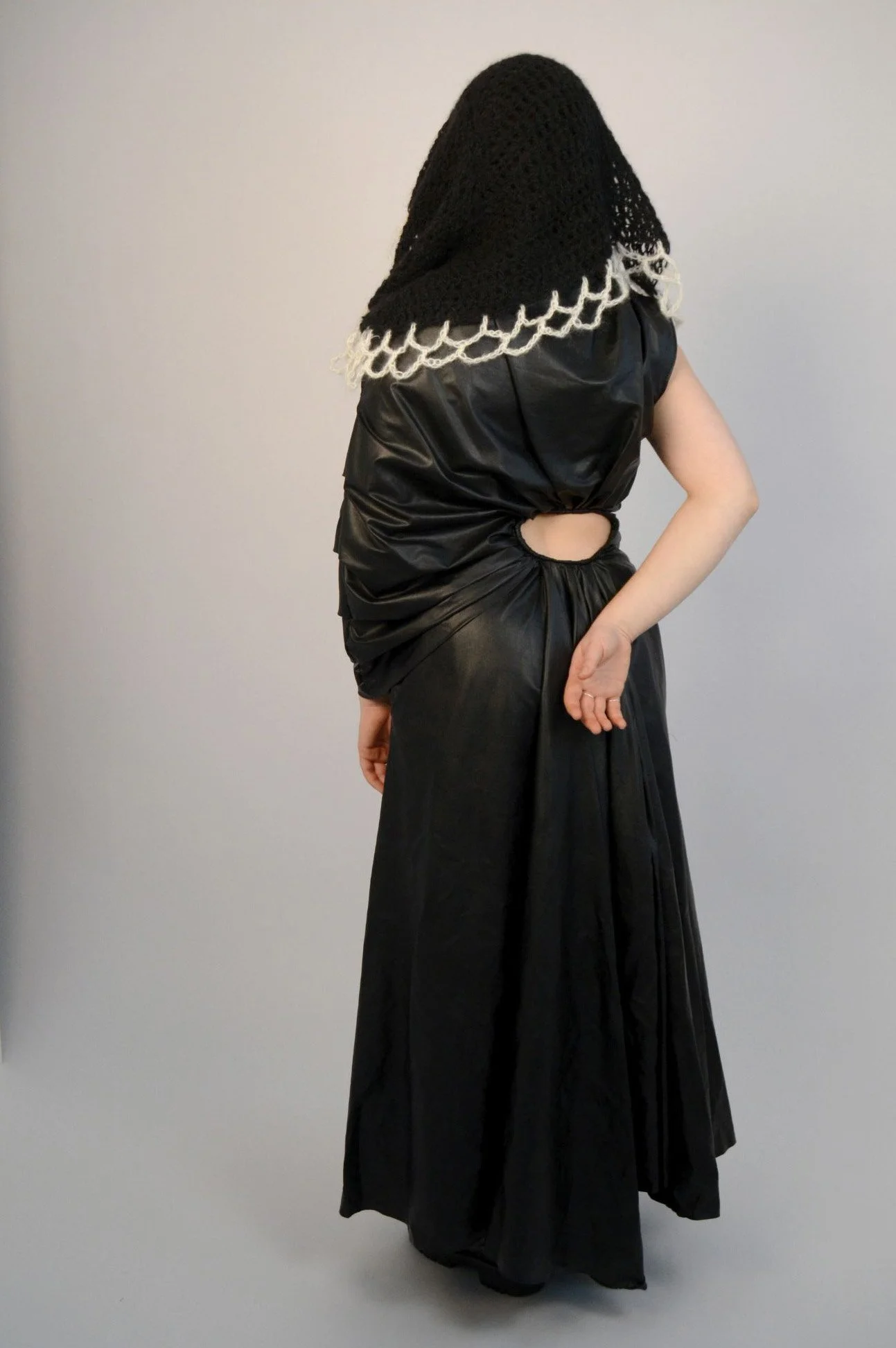 Hole in the World
Vegan leather, Mohair
2023